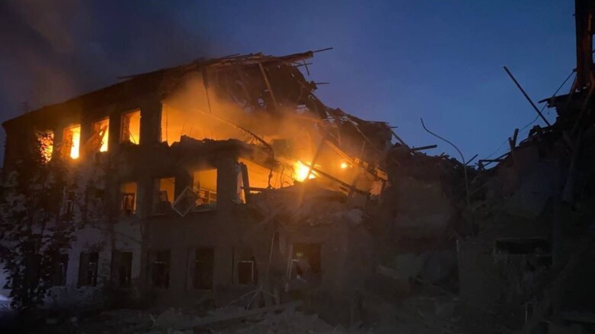 зруйнований будинок