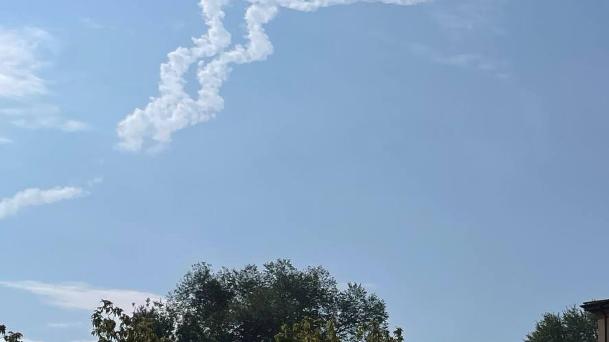 небо след от ракеты