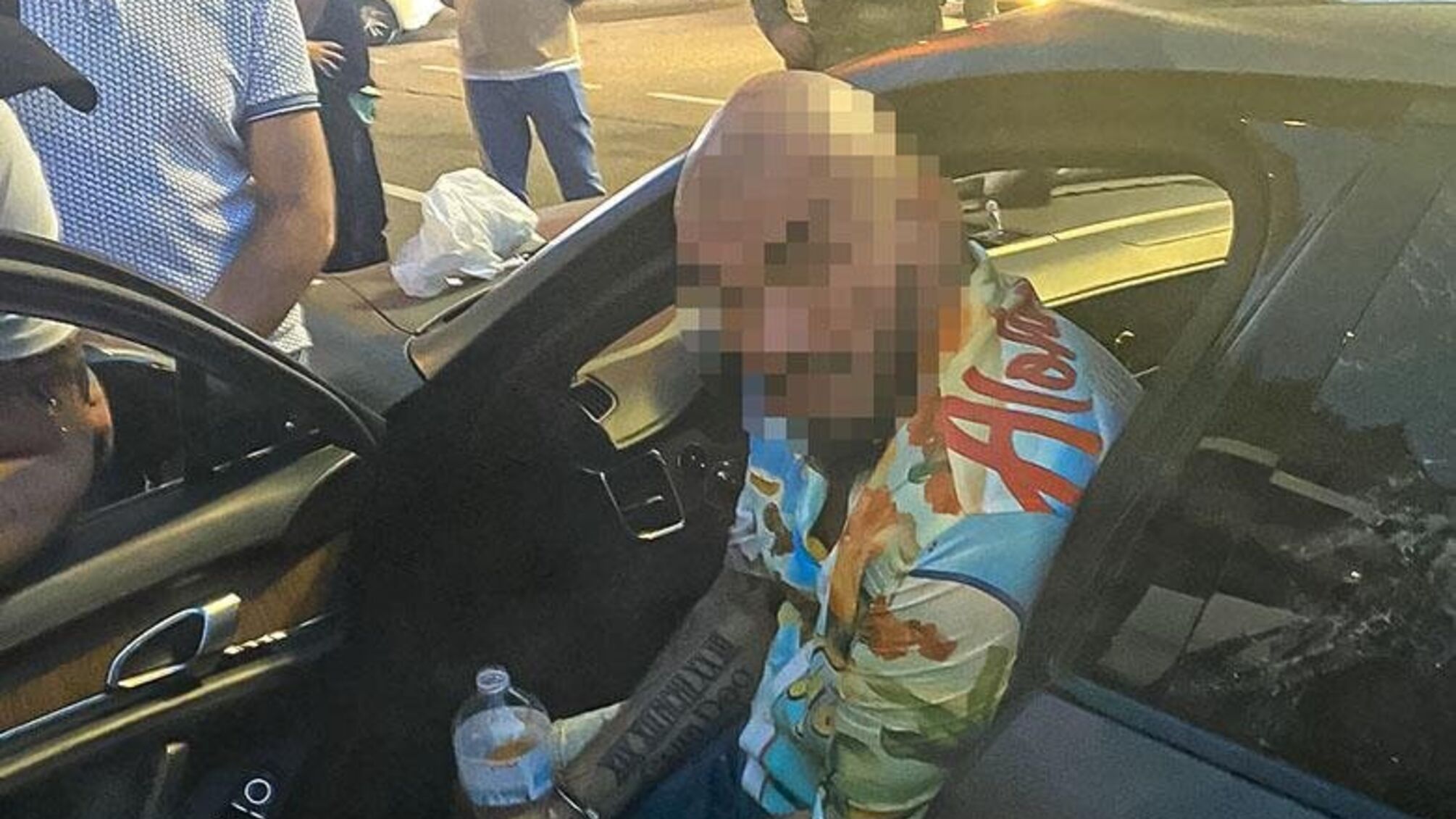 Бывшего мужчину известной фэшн-блогерки задержали за продажу кокаина (фото)