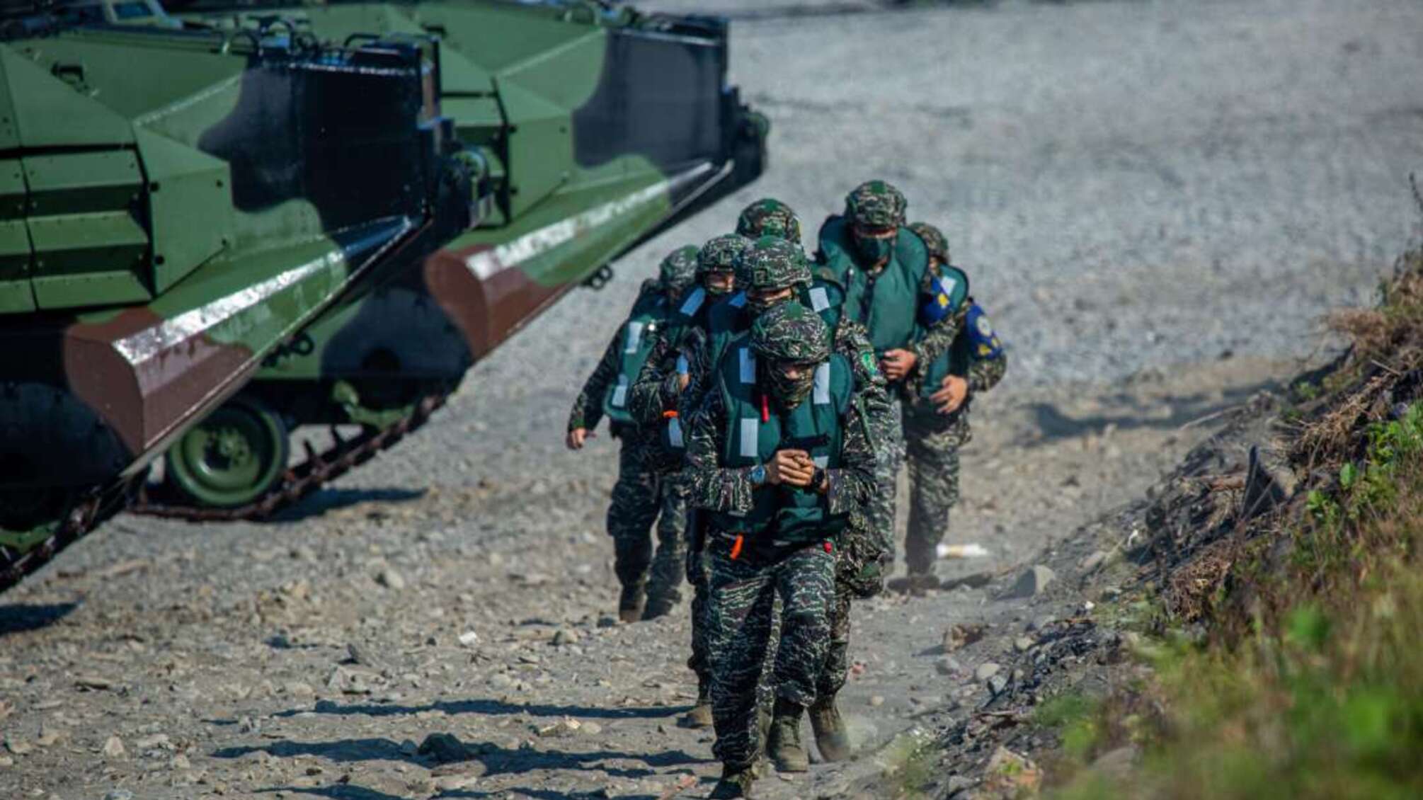 военные остров Тайвань обучение беспилотник