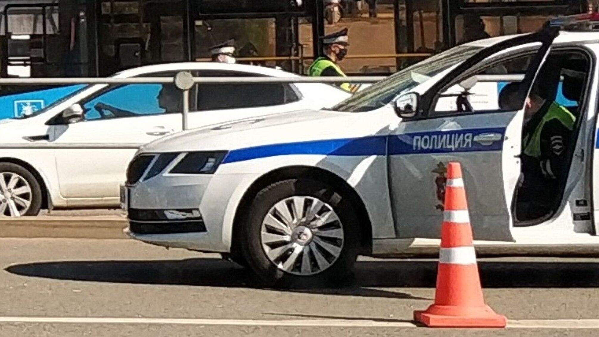 В Херсоне взорвали машину коллаборанта: предварительно в автомобиле находился 38-летний майор ГИБДД Снешин