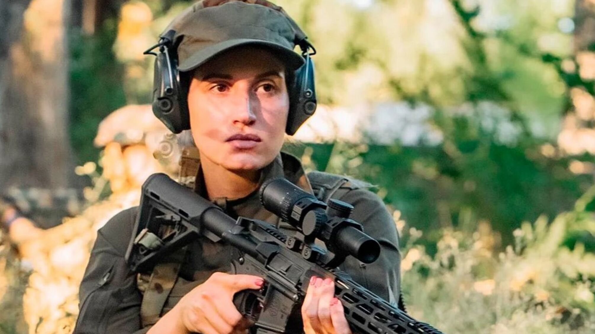 Українська снайперка кинула виклик дружині Чернецького і оголосила збір 4 млн на ЗСУ