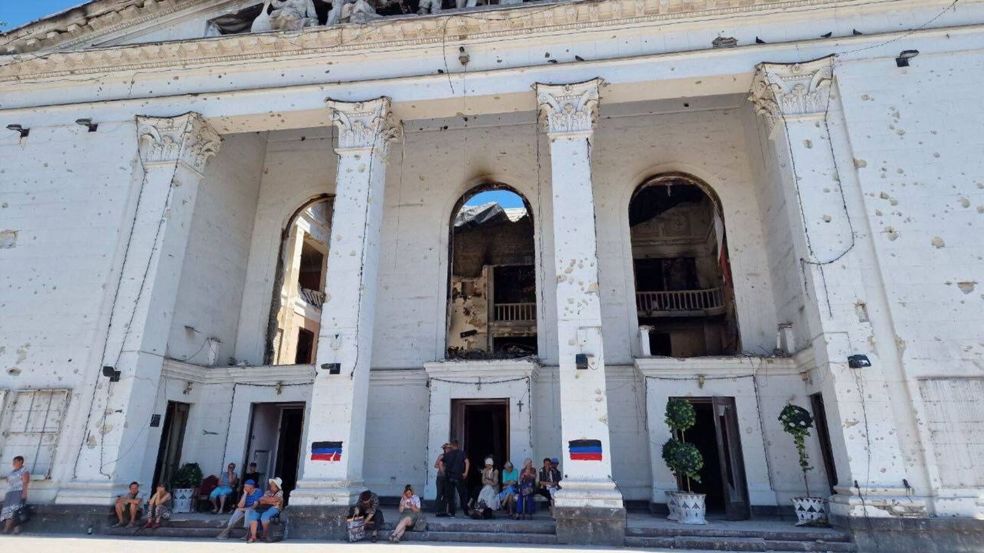 зруйнований маріупольський драмтеатр