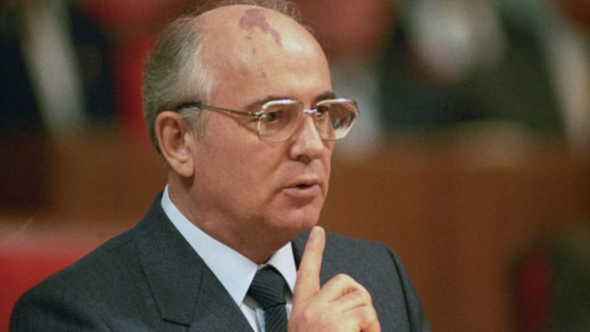 Преступник или вождь, вызывающий уважение? Европейские лидеры разошлись во мнениях о Горбачеве