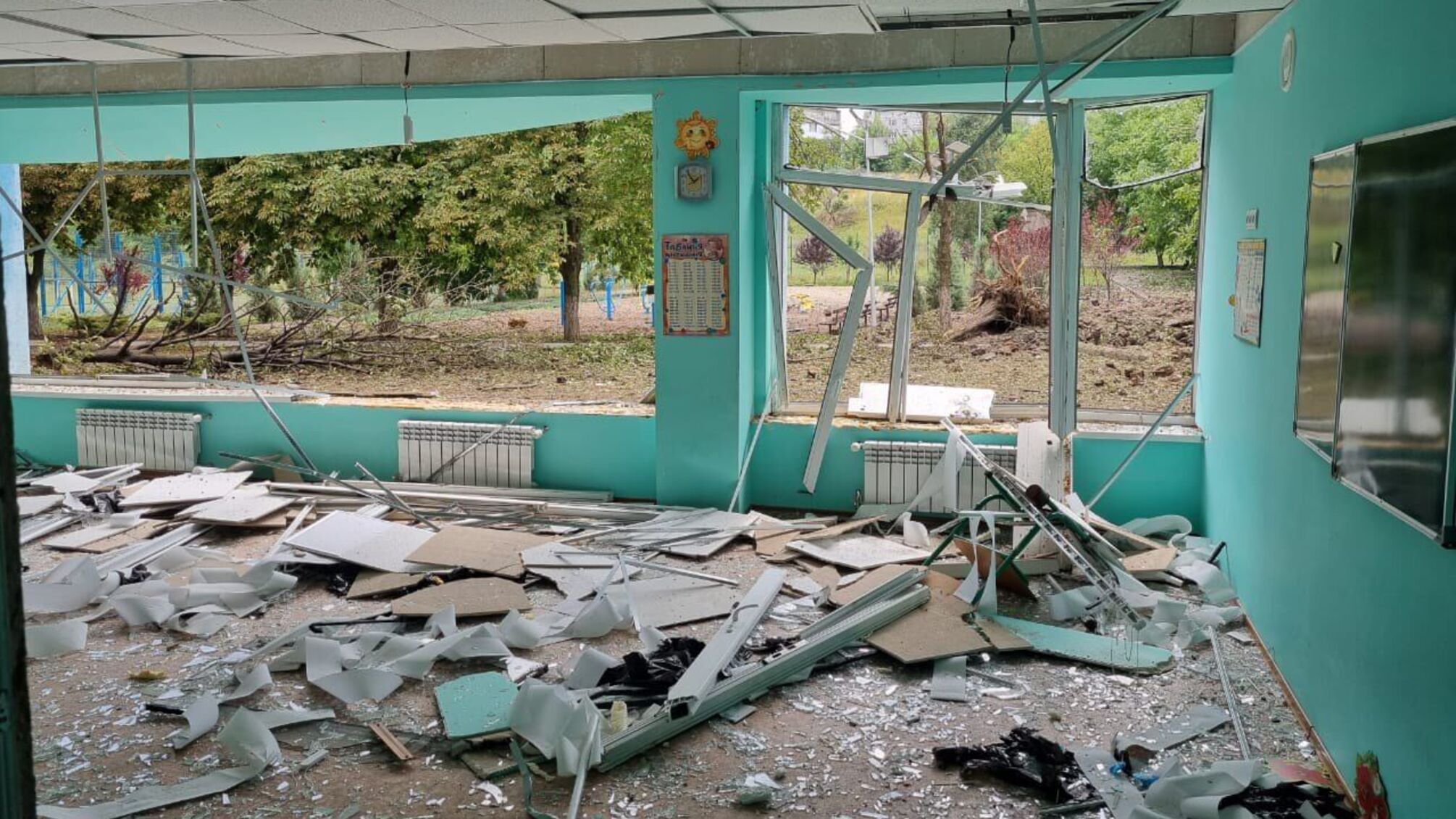 Россияне уничтожили в Донецкой области еще одну школу – в Очеретино