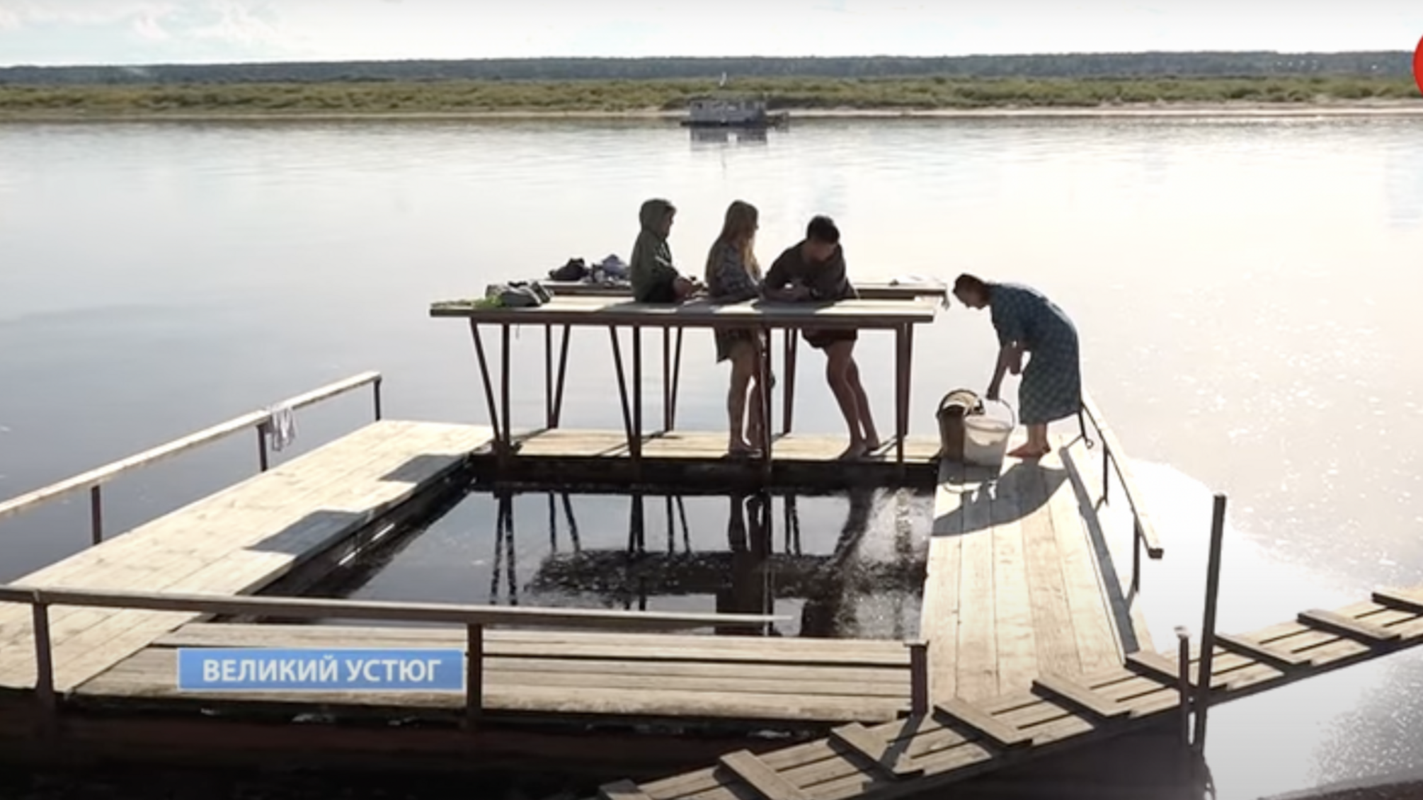 У 'великій та непереможній' росії похизувалися 'полоскалками' для прання в річці (відео)