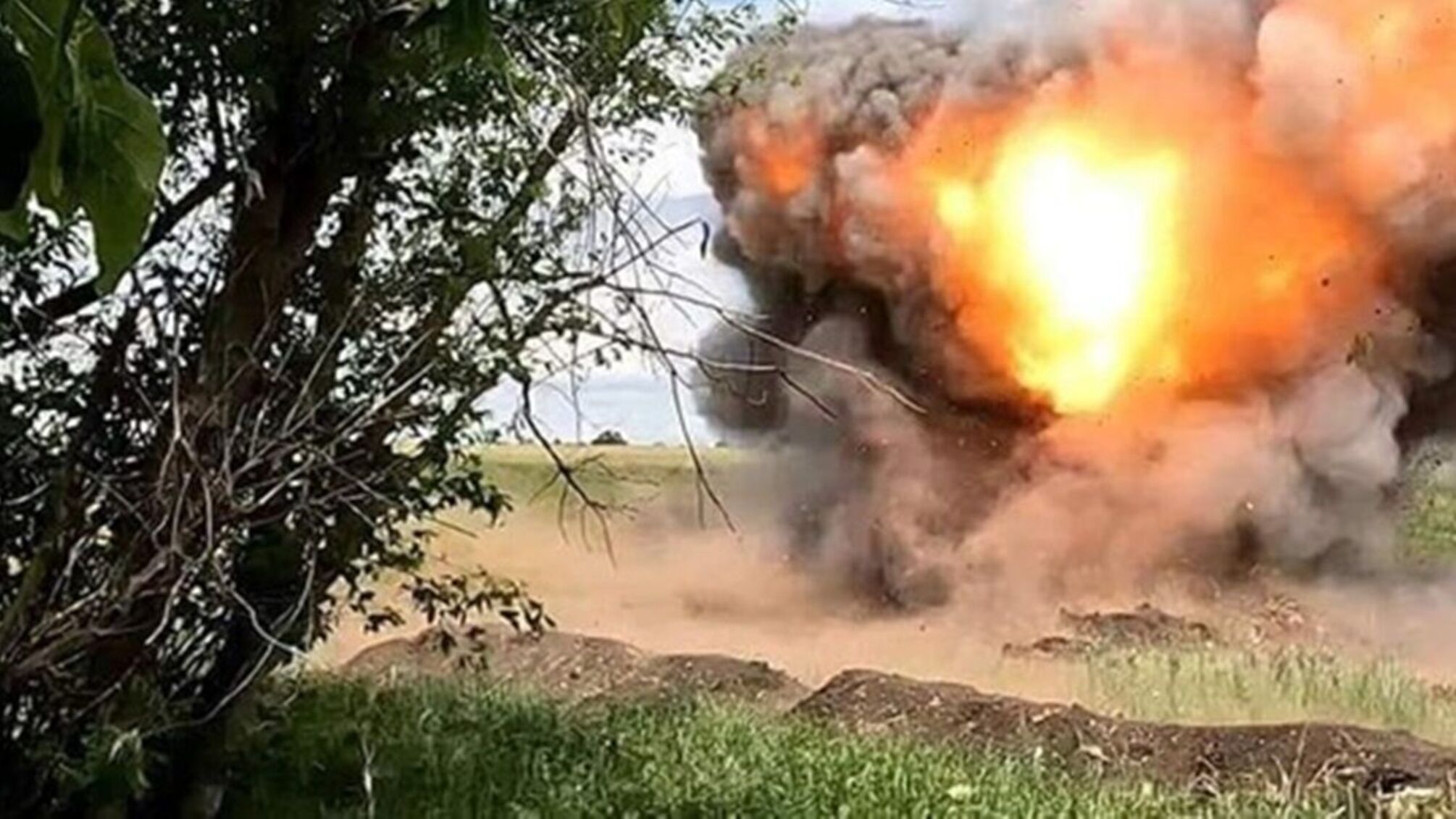 Украинские защитники уничтожили вражескую базу на Харьковщине (фото, видео)