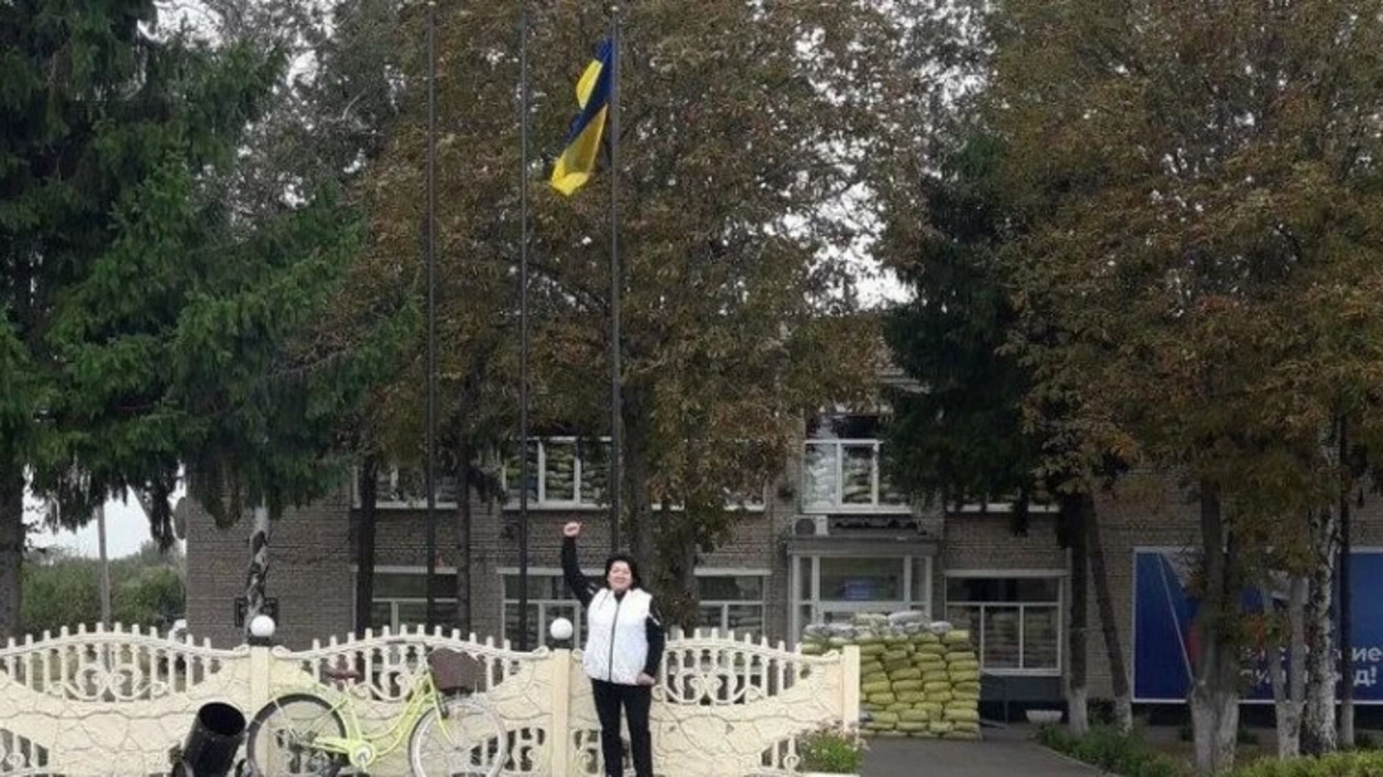 Український прапор знову майорить у Козачій Лопані