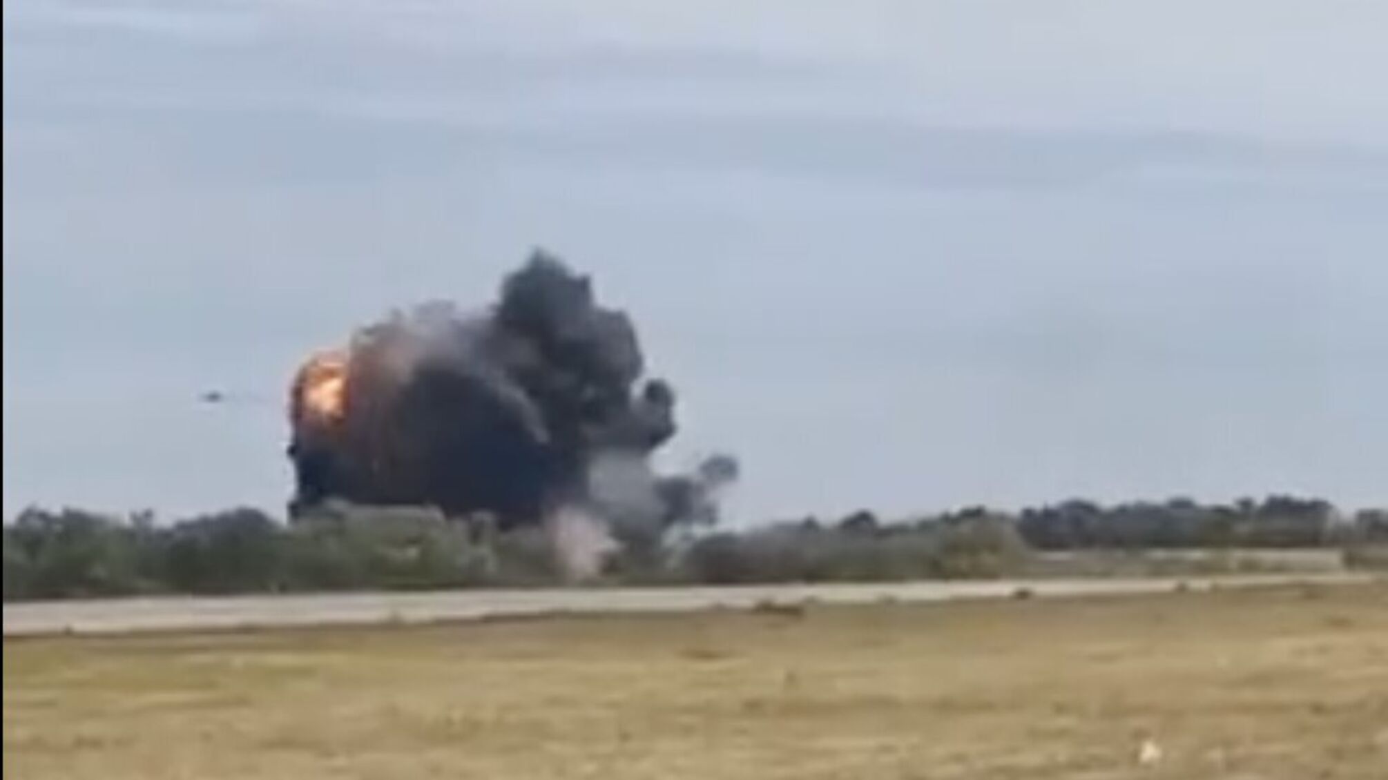 російський Су 25 впав та розбився у Криму