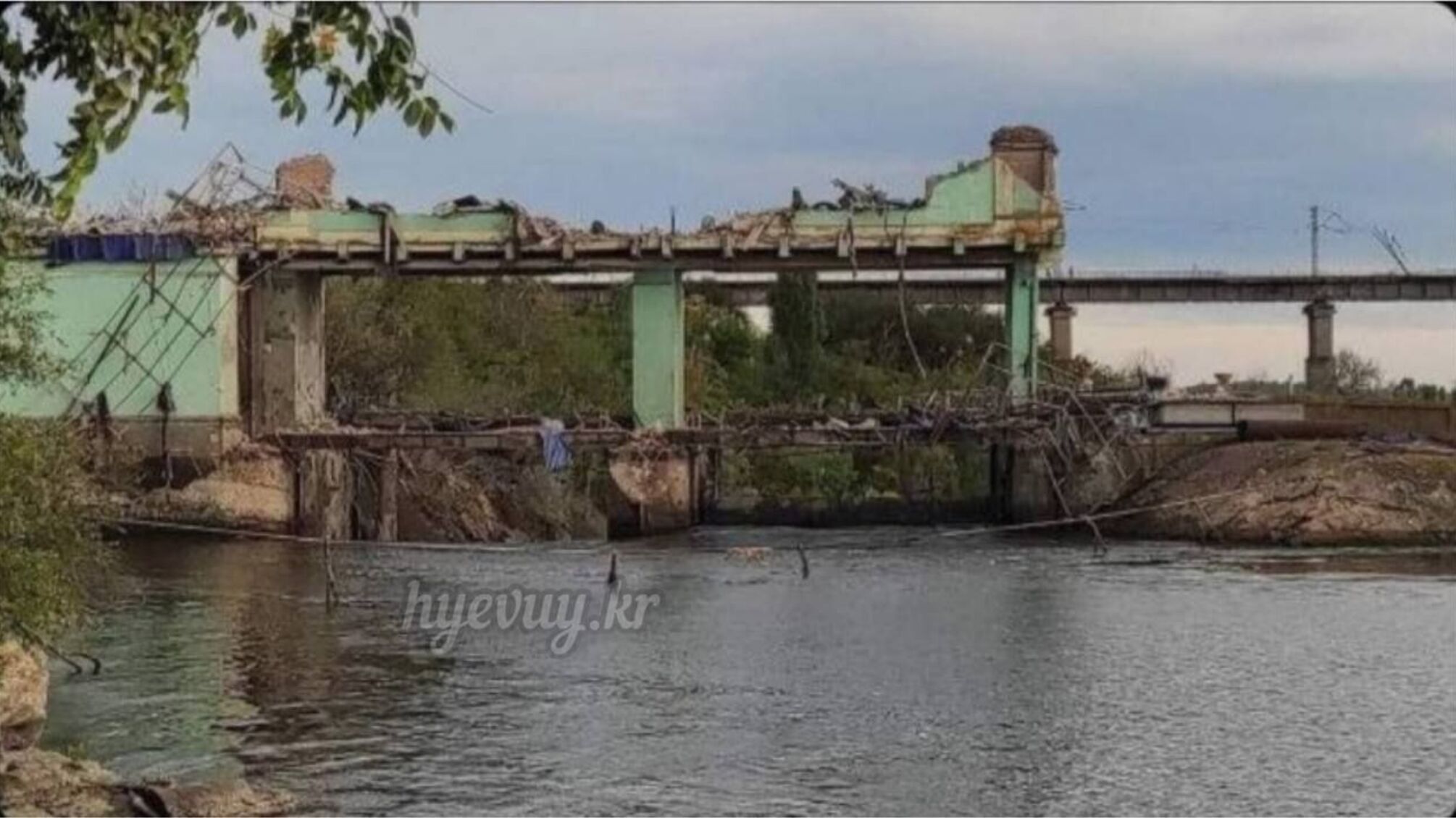 У Кривому Розі зруйновано об'єкт на річці Інгулець: варіанти порятунку міста