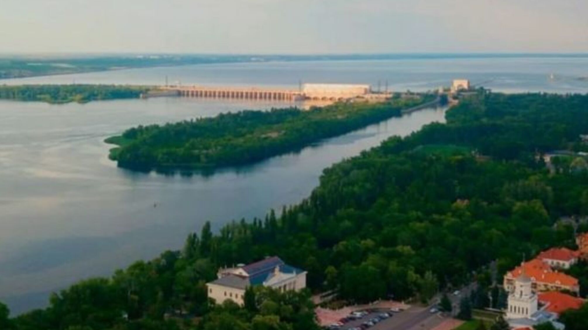 Оккупанты восстановили паромную переправу в Новой Каховке