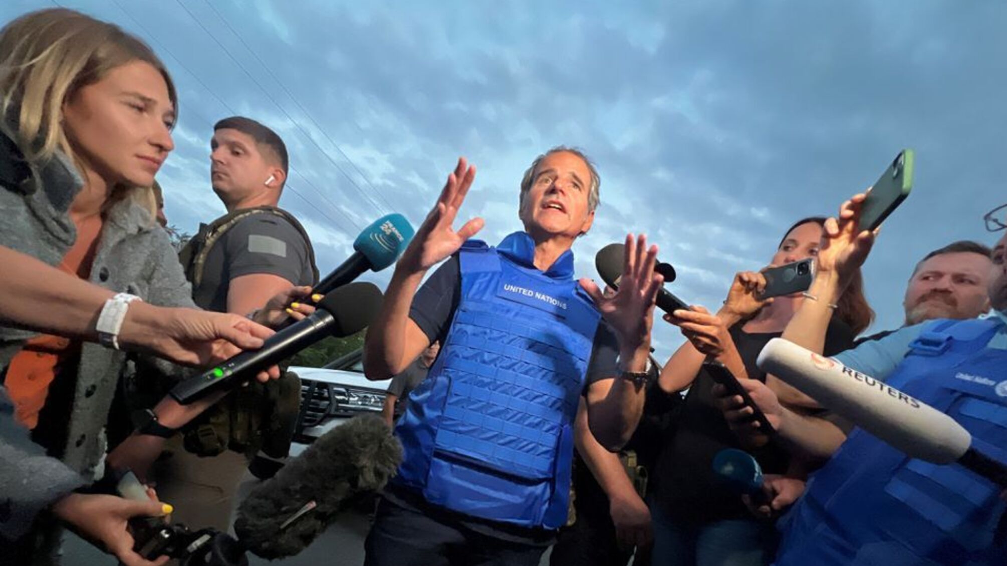 Гросси журналисты