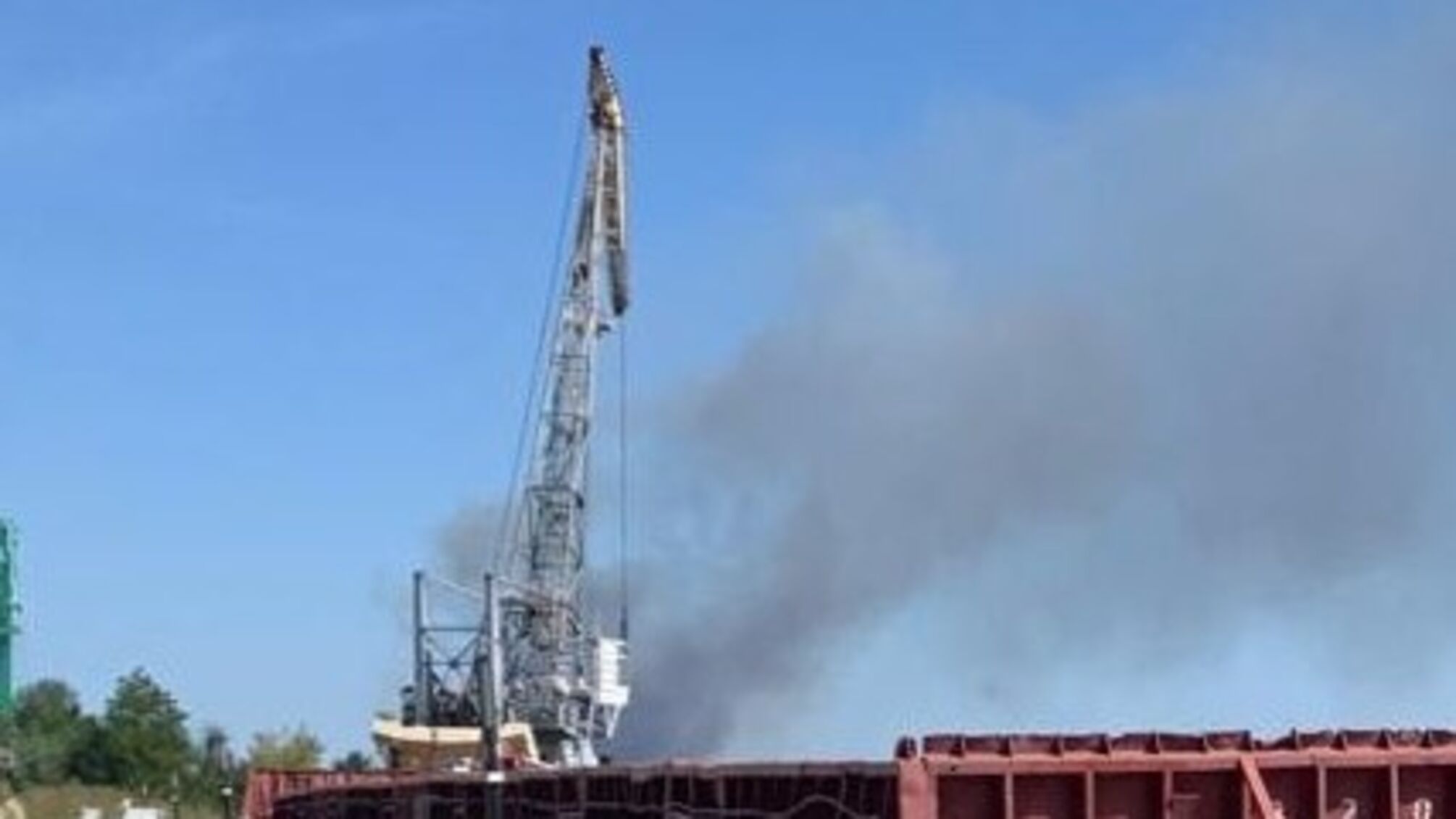 Попадание в районе Антоновского моста на Херсонщине