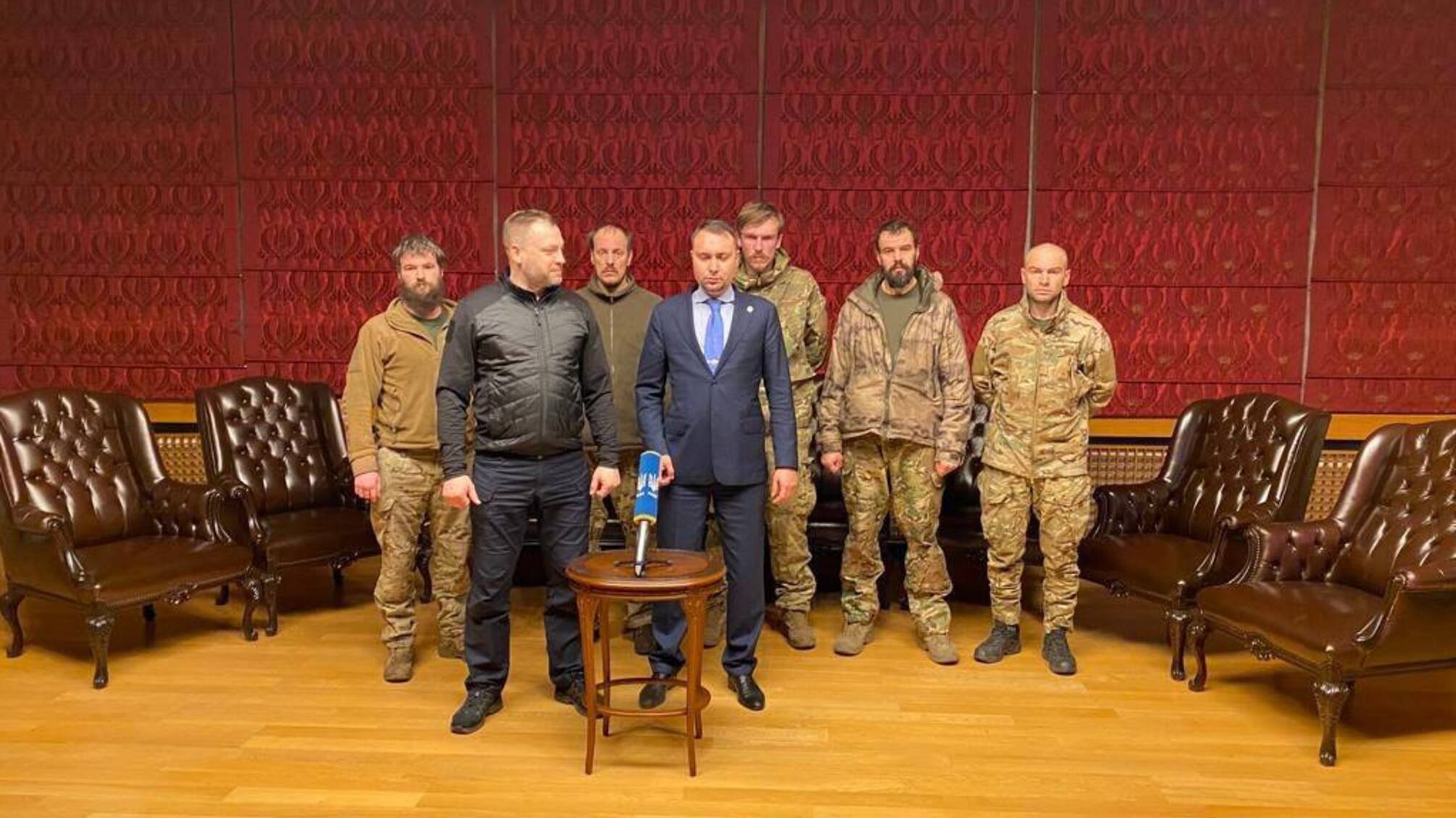 Звільнені командири