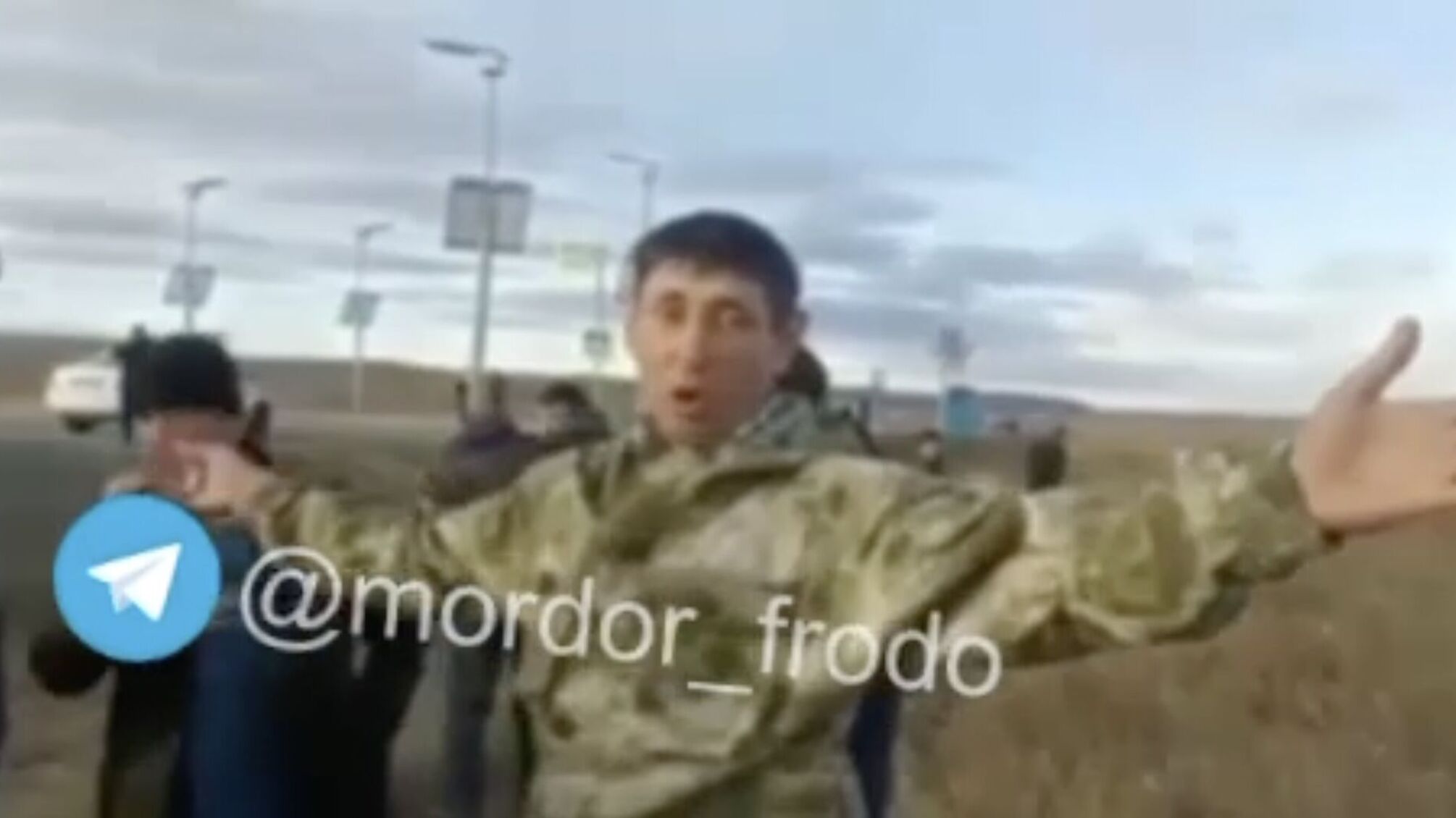 'По 100 грамів і в пакет': з'явилося відео як елітні російські алковійська їдуть в Україну