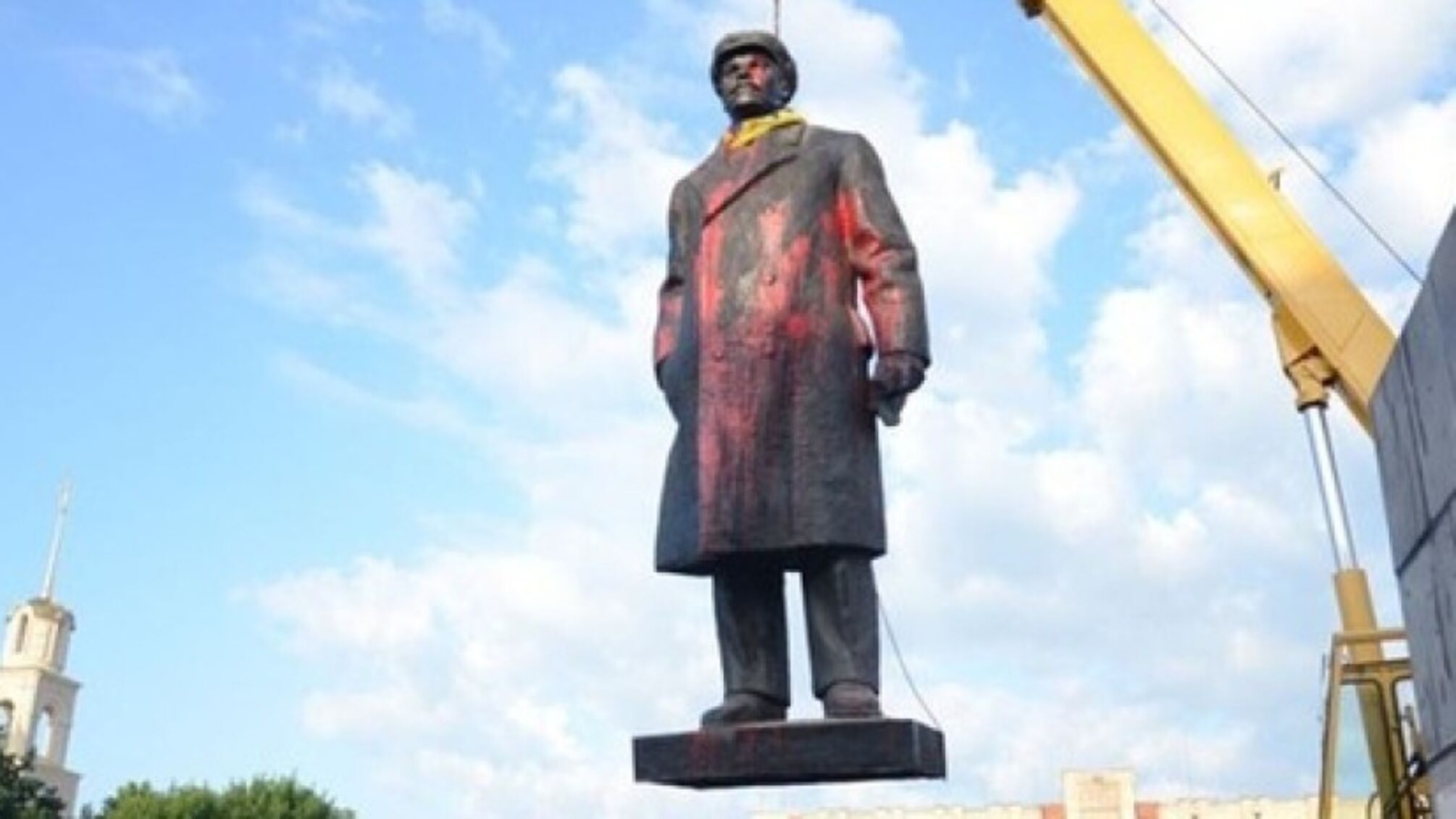 У Слов'янську хтось купив пам'ятник Леніну: гроші підуть на допомогу