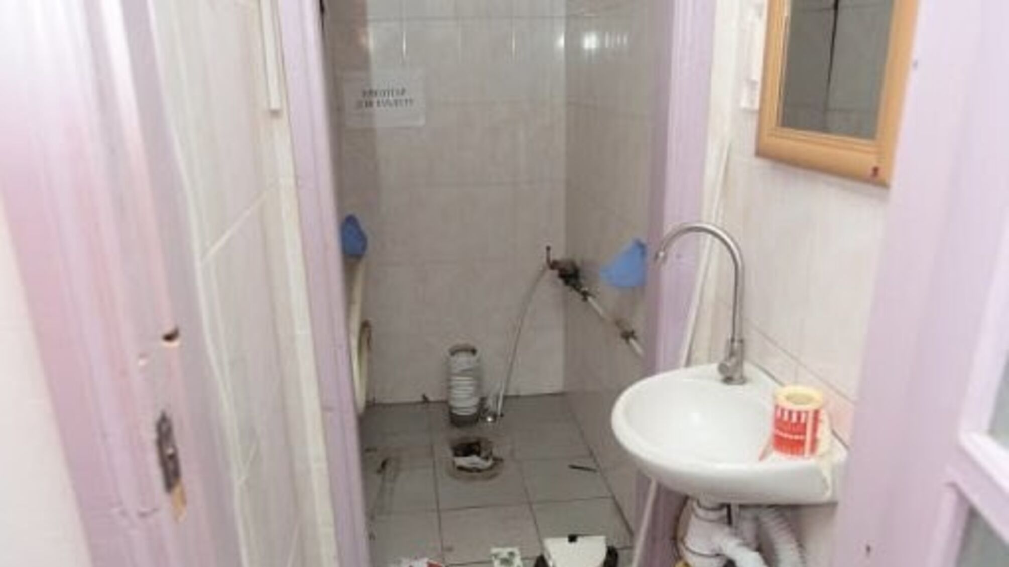 окупанти поцупили унітаз у відділенні Нової пошти