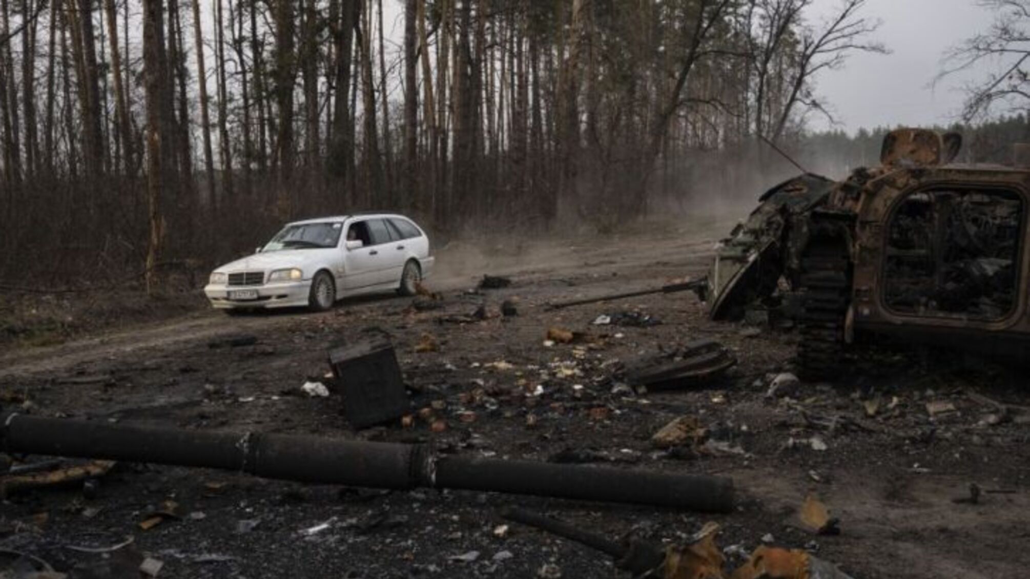 автомобиль обстрел