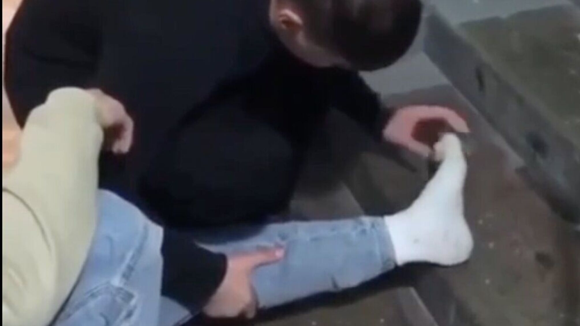 росіяни ламають один одному ноги аби не йти на війну