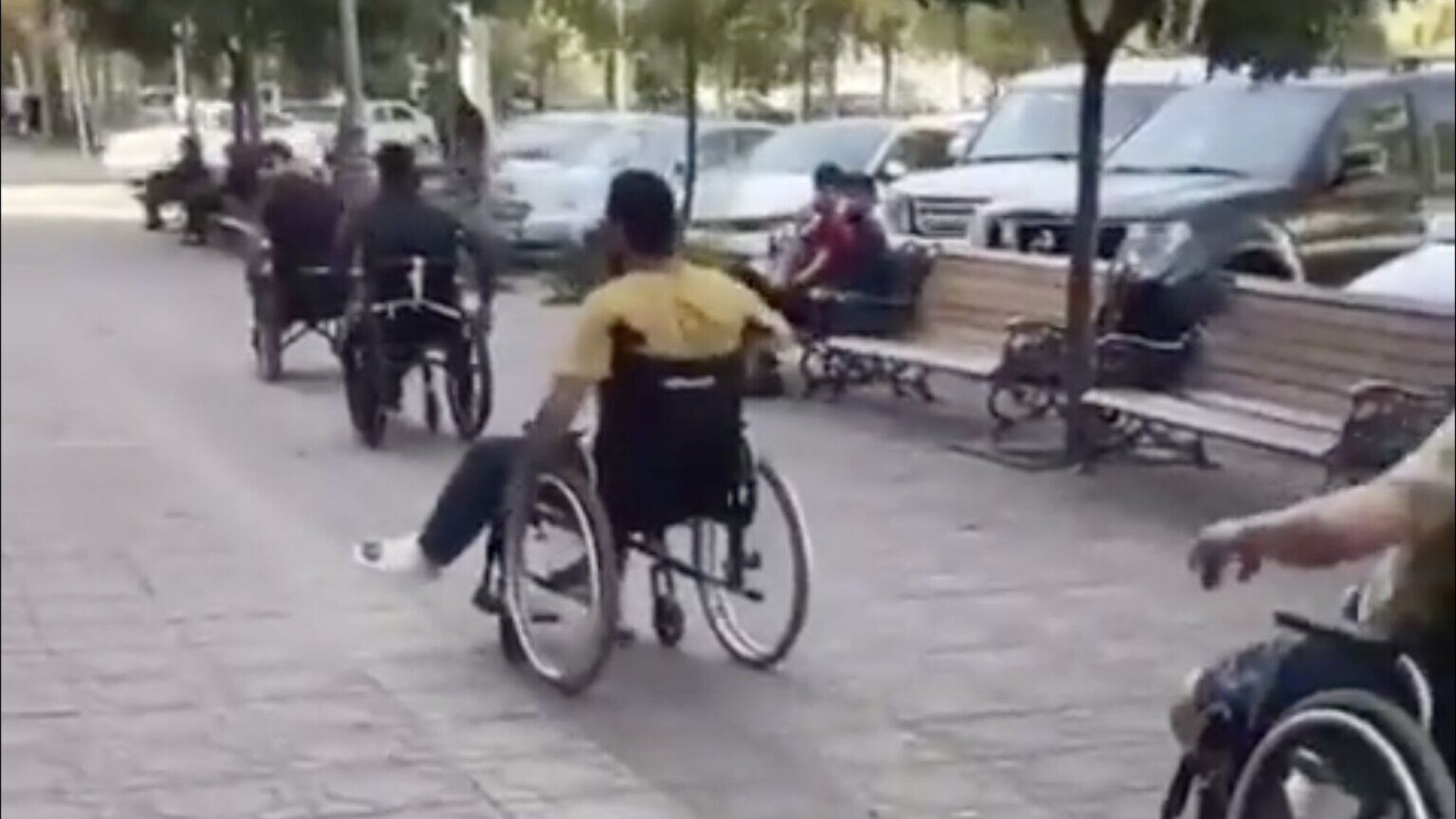 Травматизація, а не мобілізація: на вулицях Дагестану з‘явилося безліч чоловіків на візках (відео)