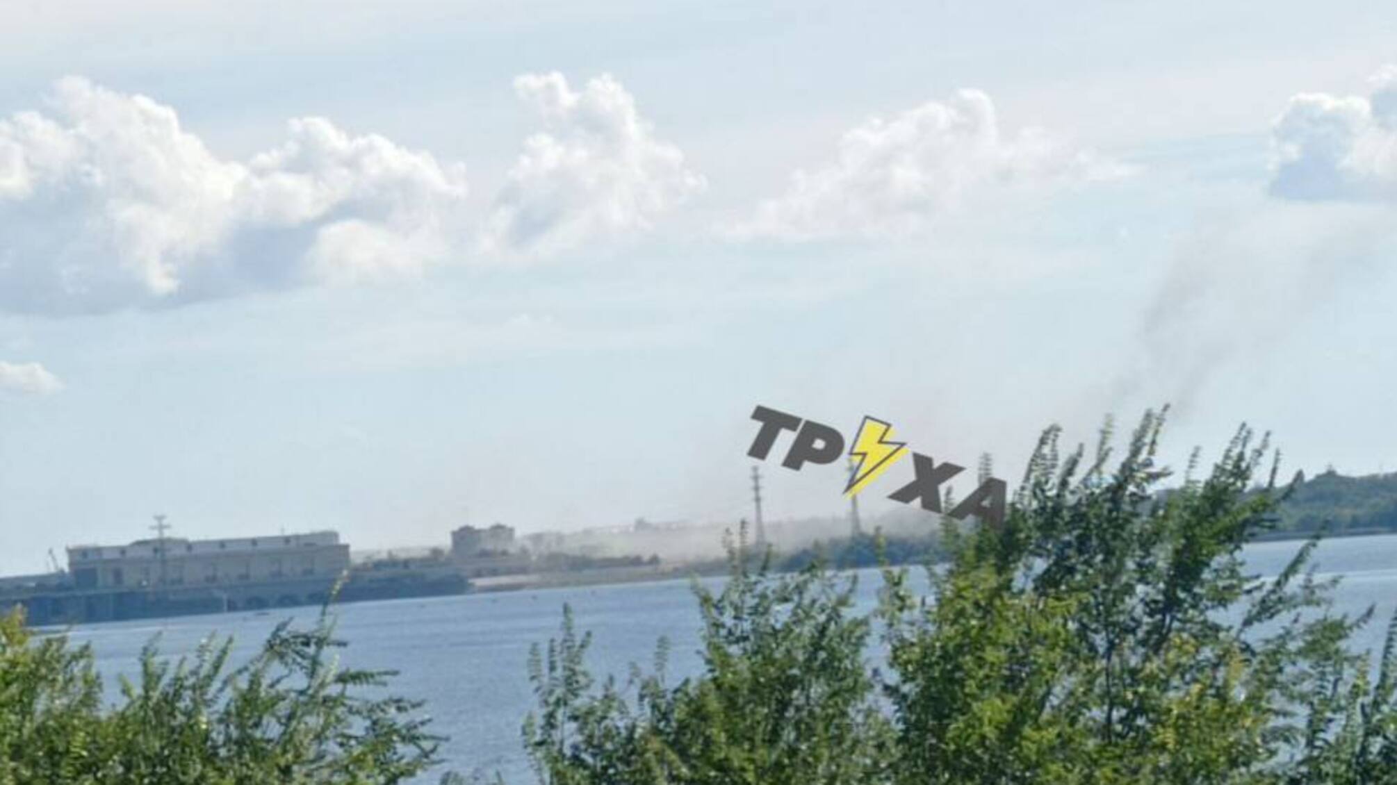 В Новой Каховке слышны взрывы