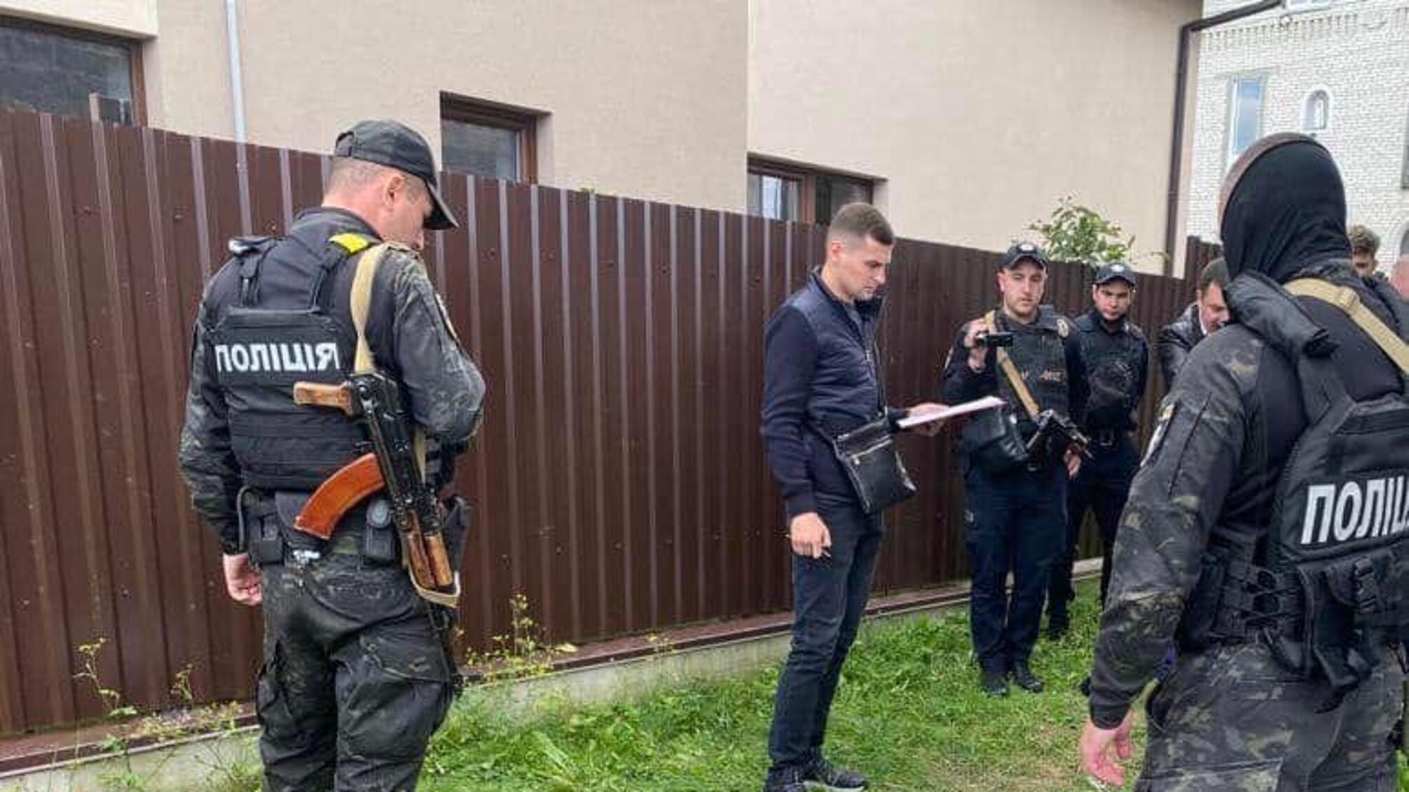 Во Львове мужчина бросил гранату в полицейскую машину: его задержали (фото)