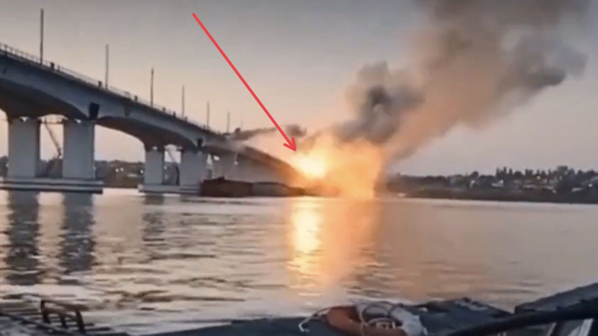 Антонівський міст вибух