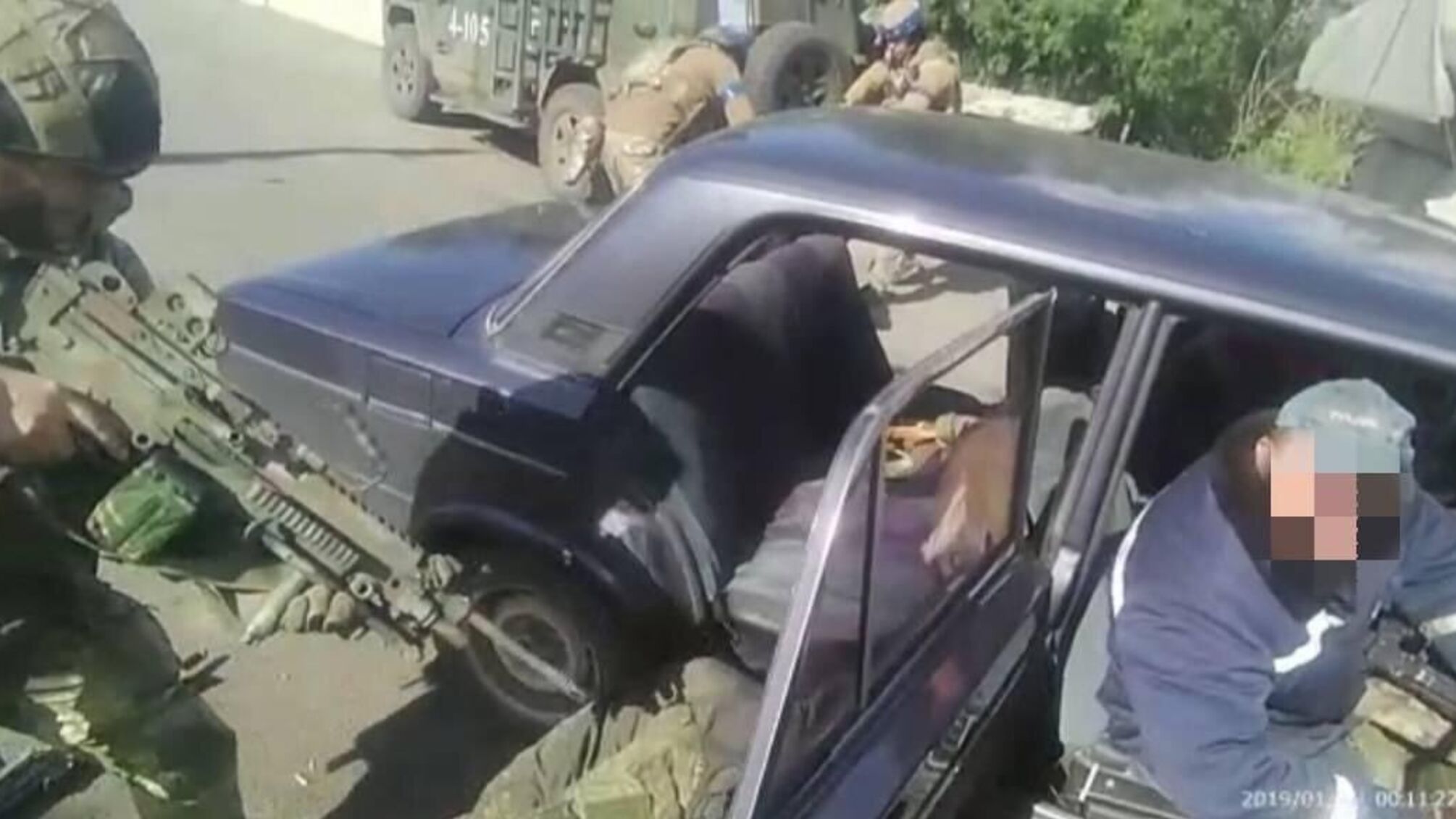 Нацгвардійці затримали на Харківщині двох окупантів, які хотіли втекти в цивільному одязі (фото)