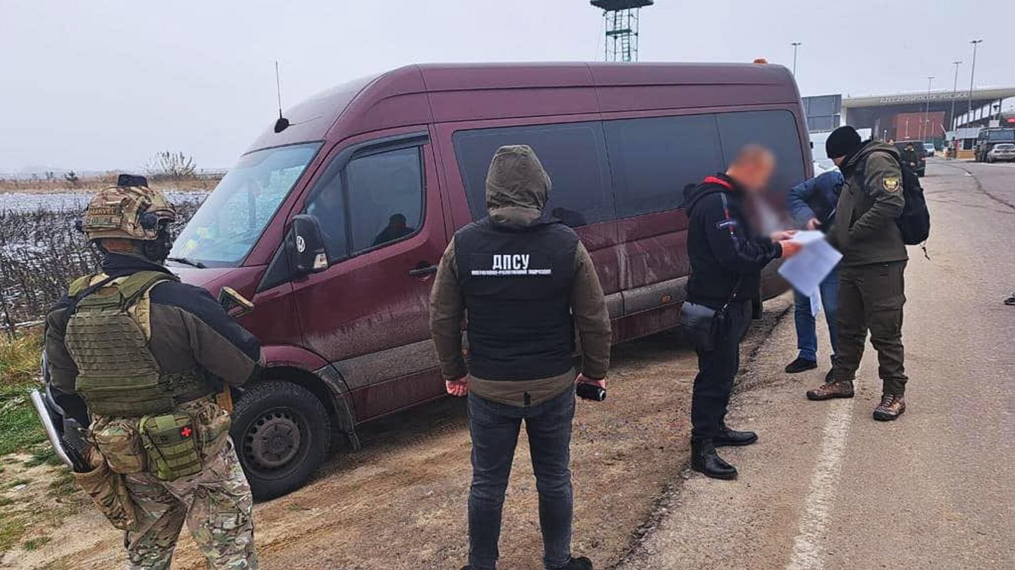 Выезд мужчин за границу: разоблачили врачей и айтишников, которые помогали уклонистам на Волыни