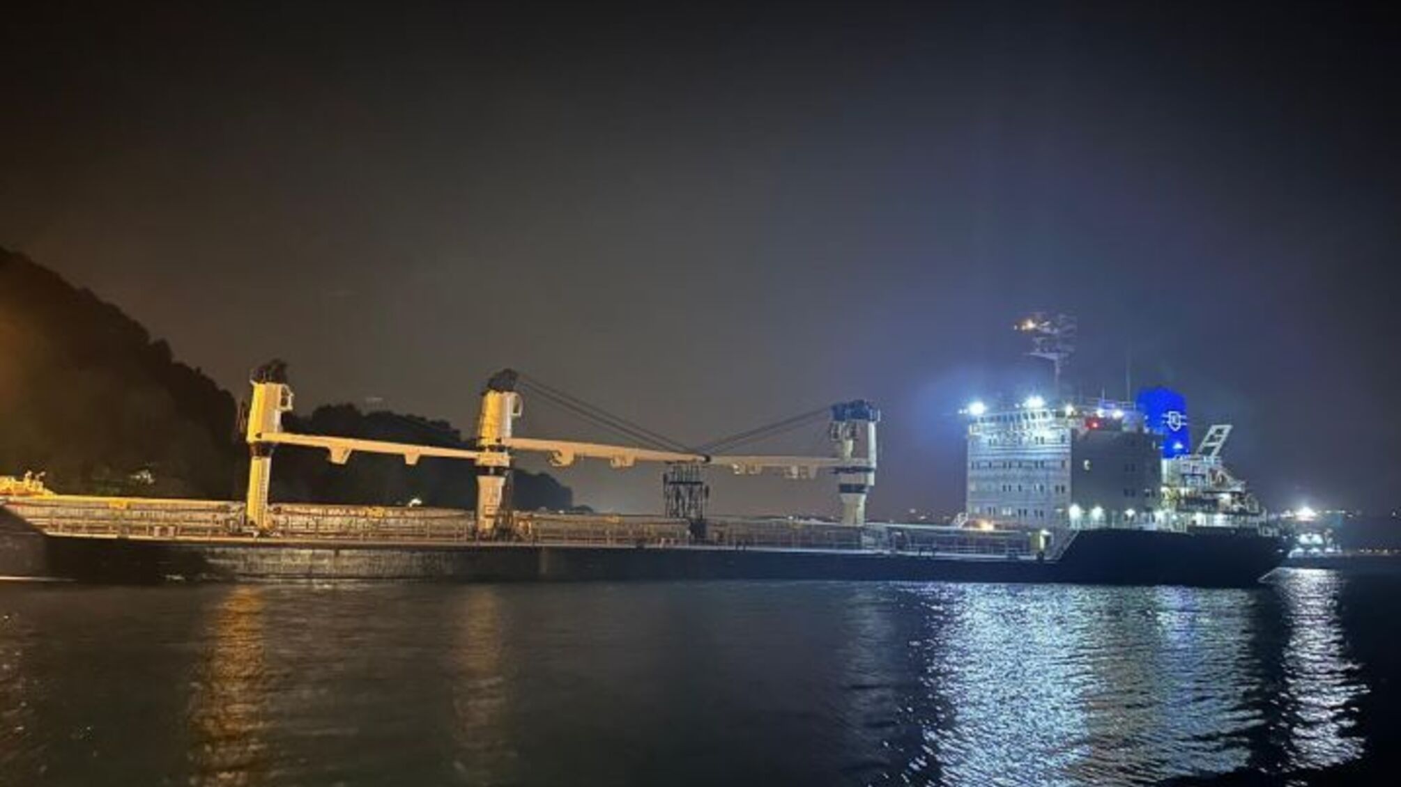 Суховантаж MKK-1 сів на мілину