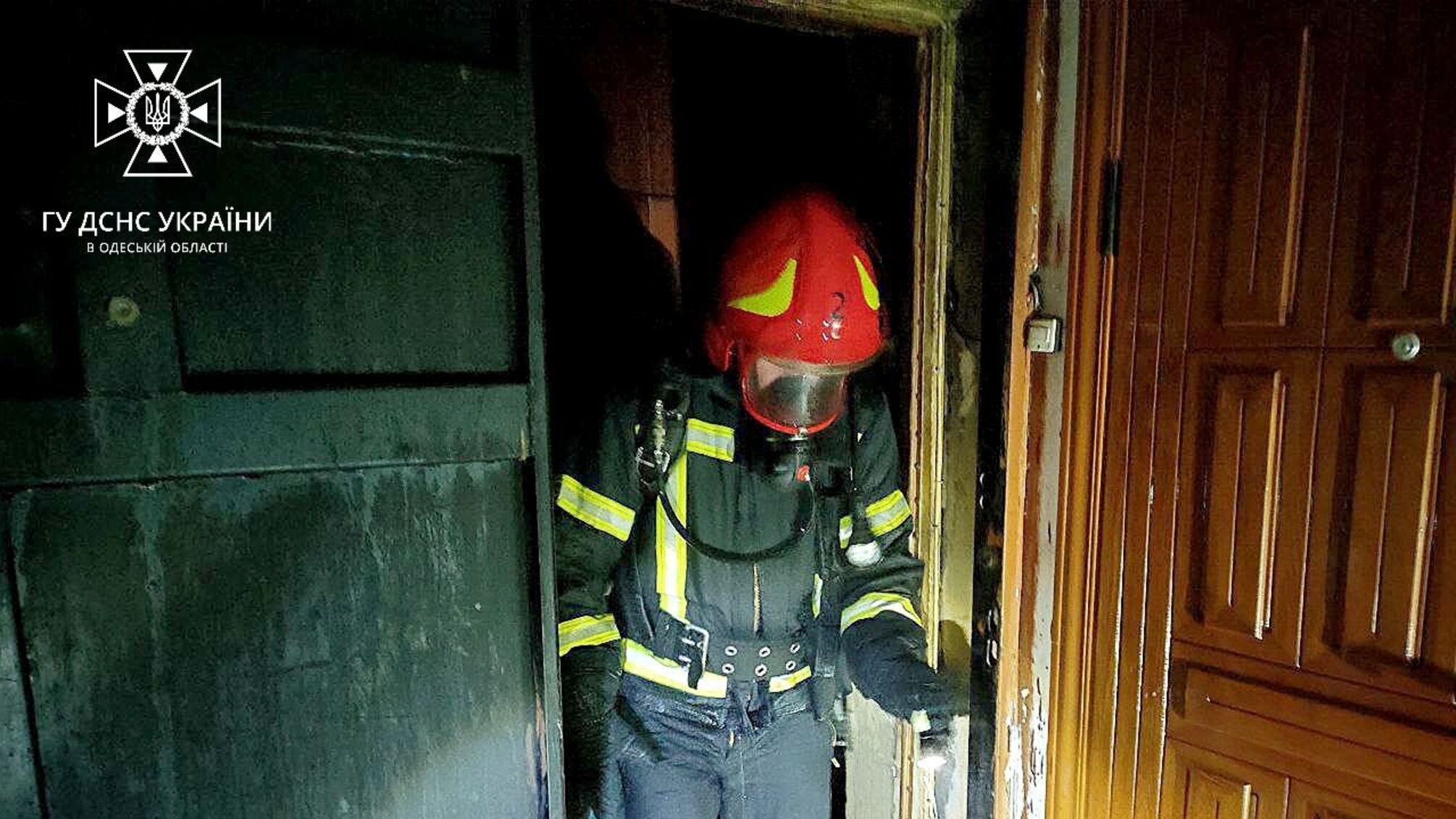 В Одессе - масштабный пожар: эвакуированы 5 жителей дома, из них 1 ребенка