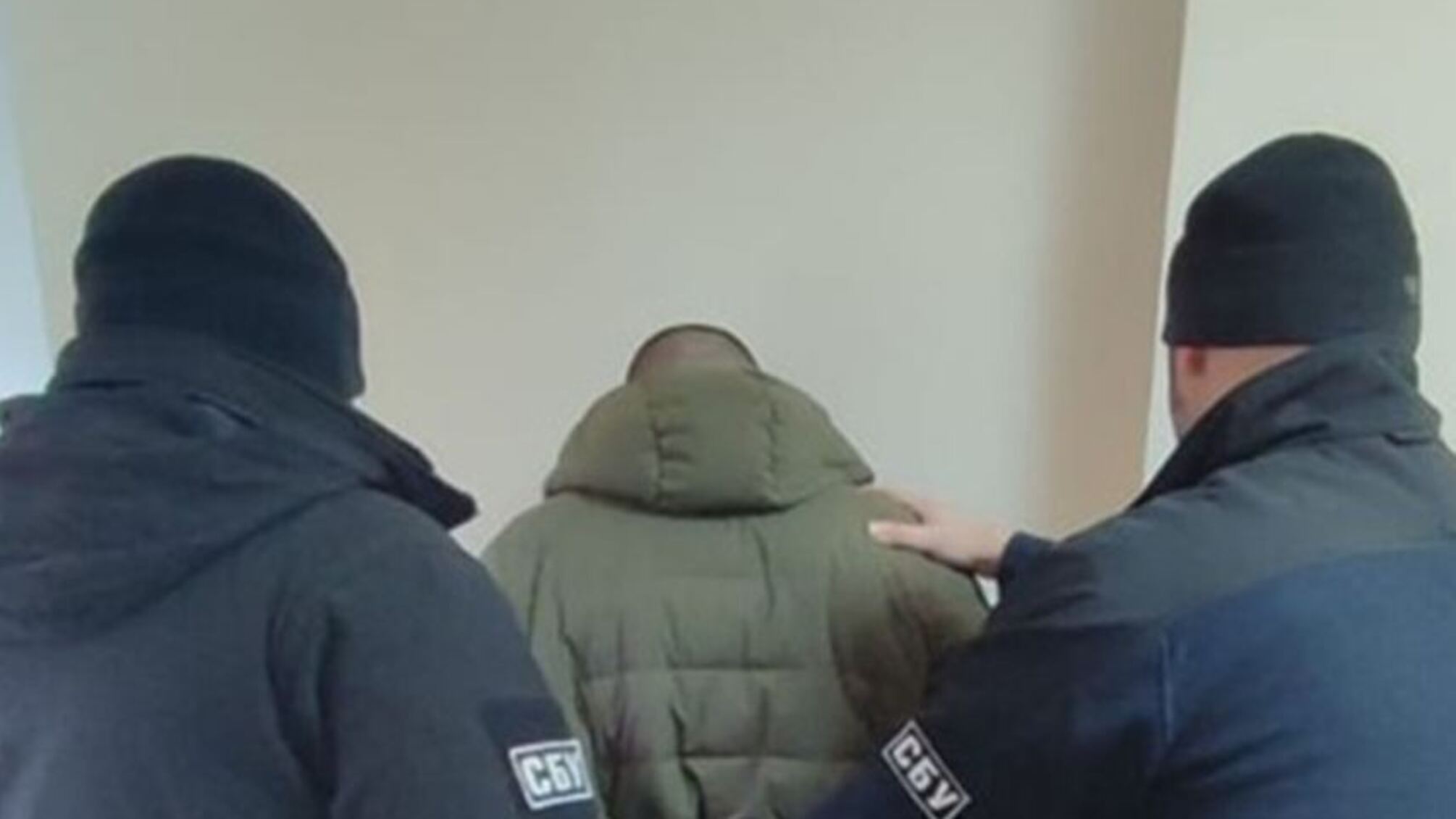 Двоє колаборантів з Луганщини намагалися влаштуватися до органів держвлади України: їх затримано (фото)