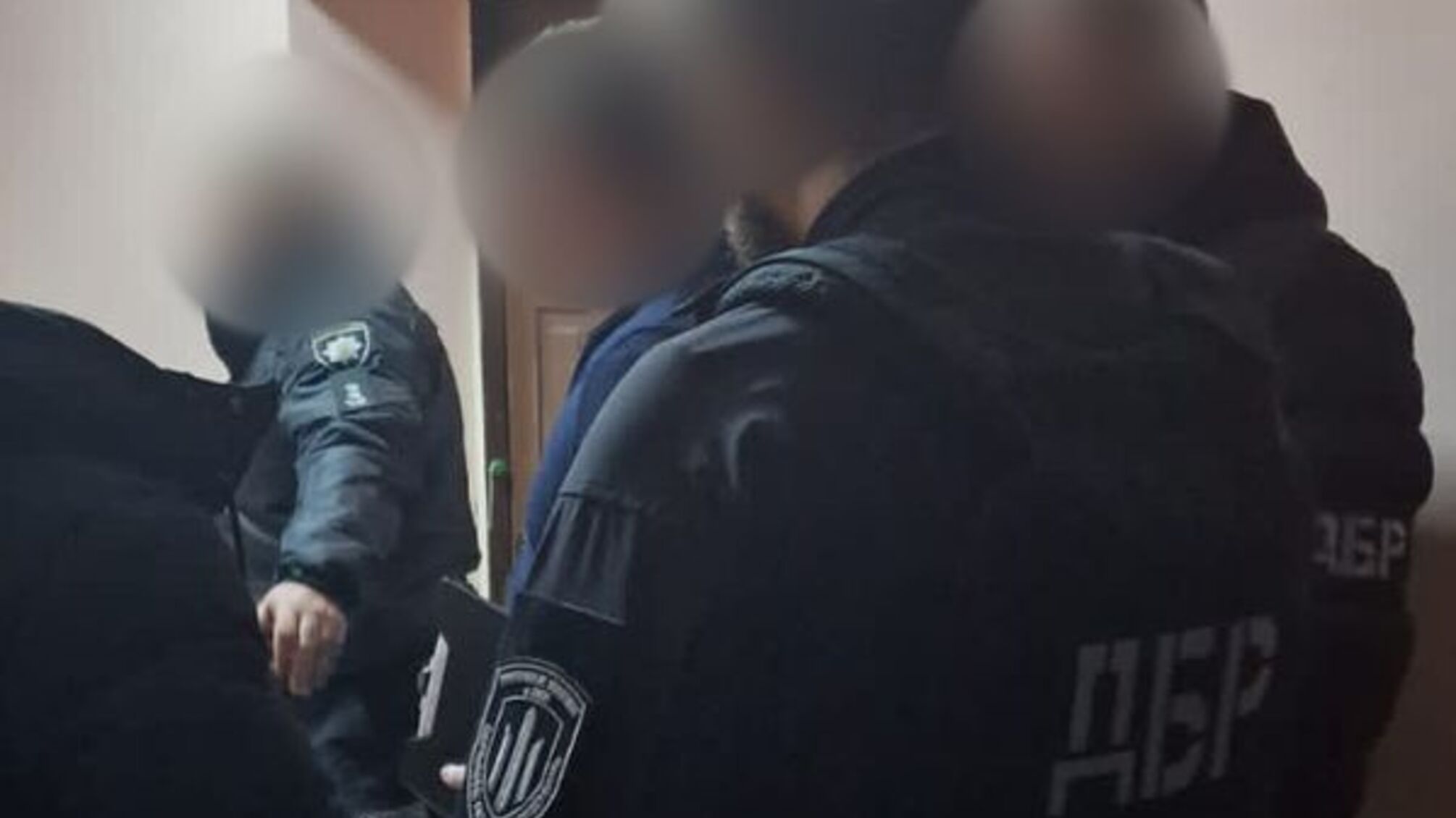 Сгорел на взятке в 20 тысяч долларов: в Киеве разоблачен правоохранитель-коррупционер