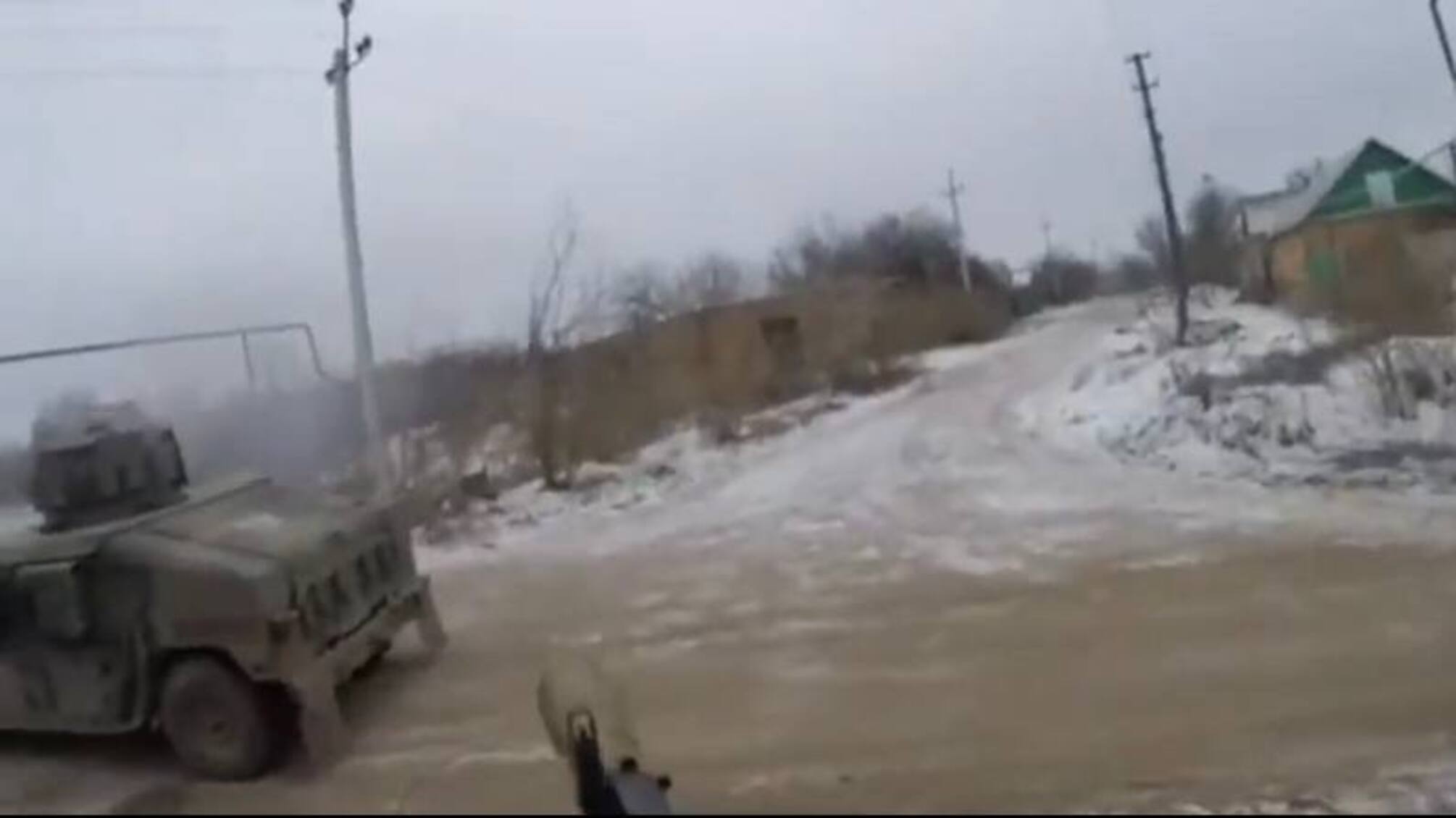 Ближний бой от первого лица под Бахмутом: украинские защитники дают отпор россиянам (видео)