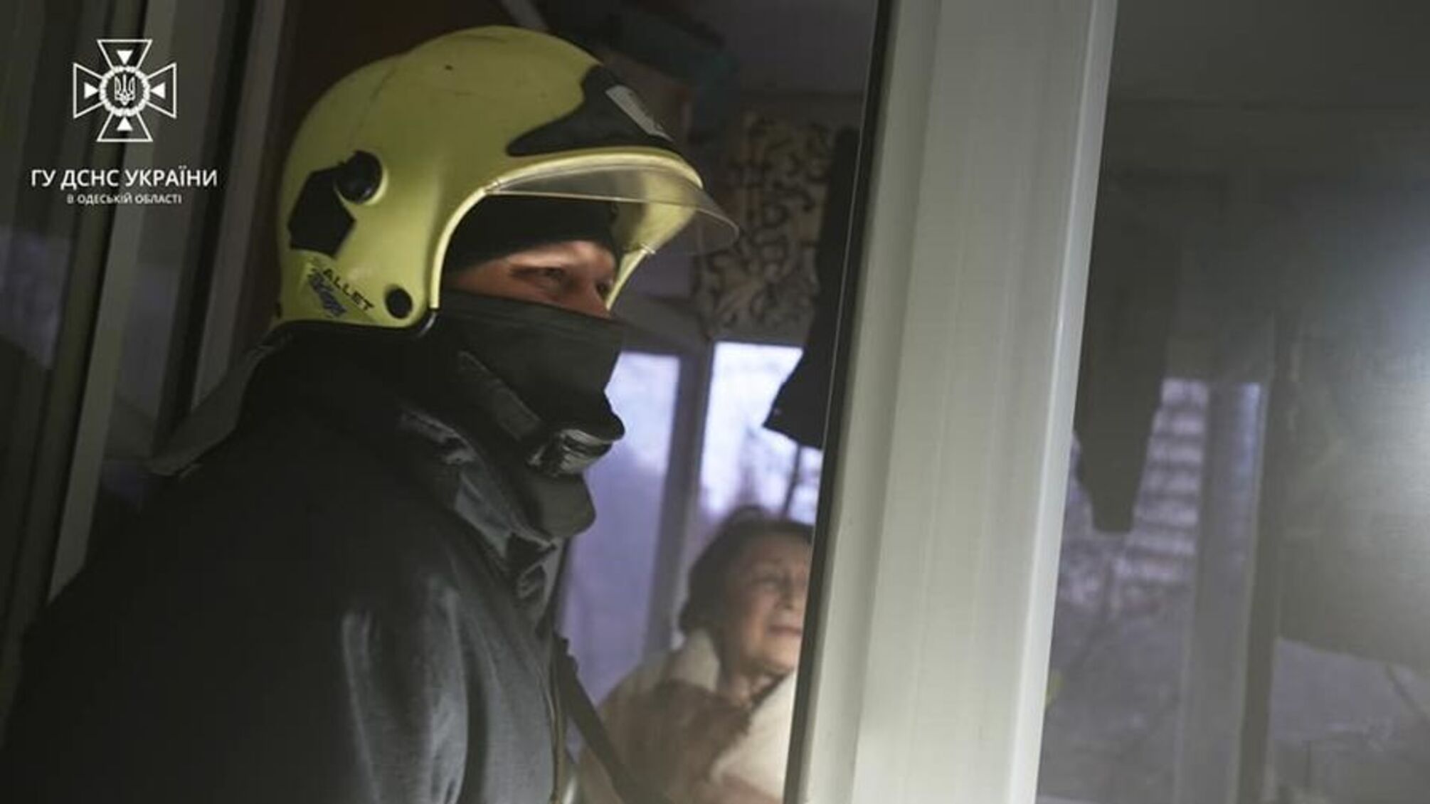 В Одессе – масштабный пожар: огонь охватил жилой дом (фото)
