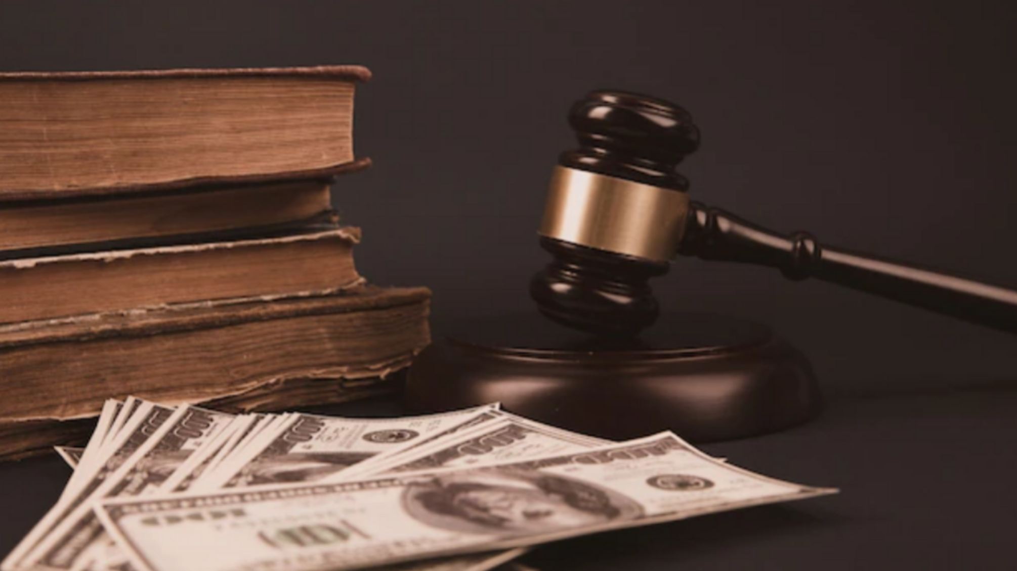 Заволодіння майже мільйоном гривень: судитимуть екс-заступника начальника Харківської митниці