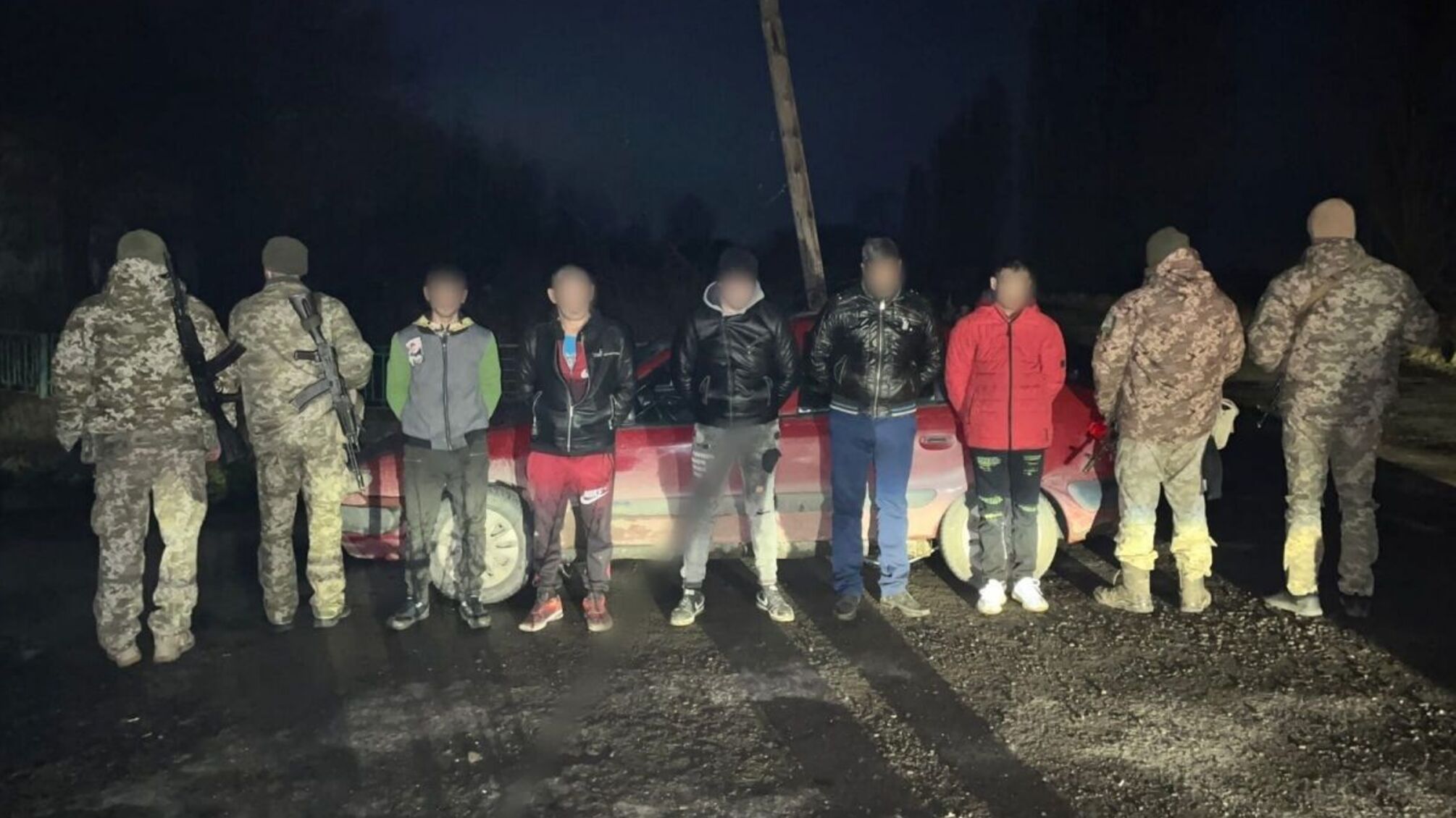 В Закарпатье пограничники задержали группу 'ухилянтов': что известно