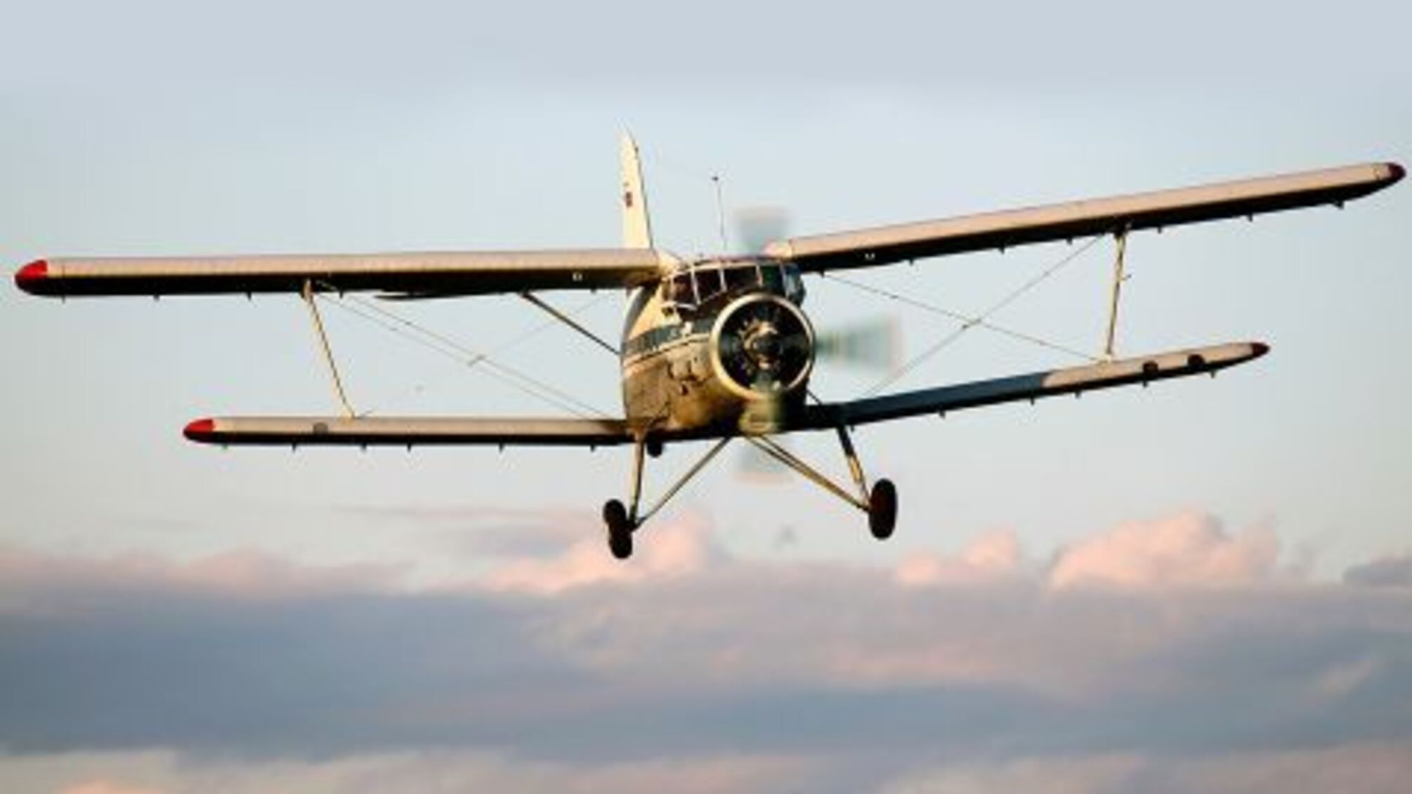 В россии в Ненецком автономном округе упал самолет АН-2