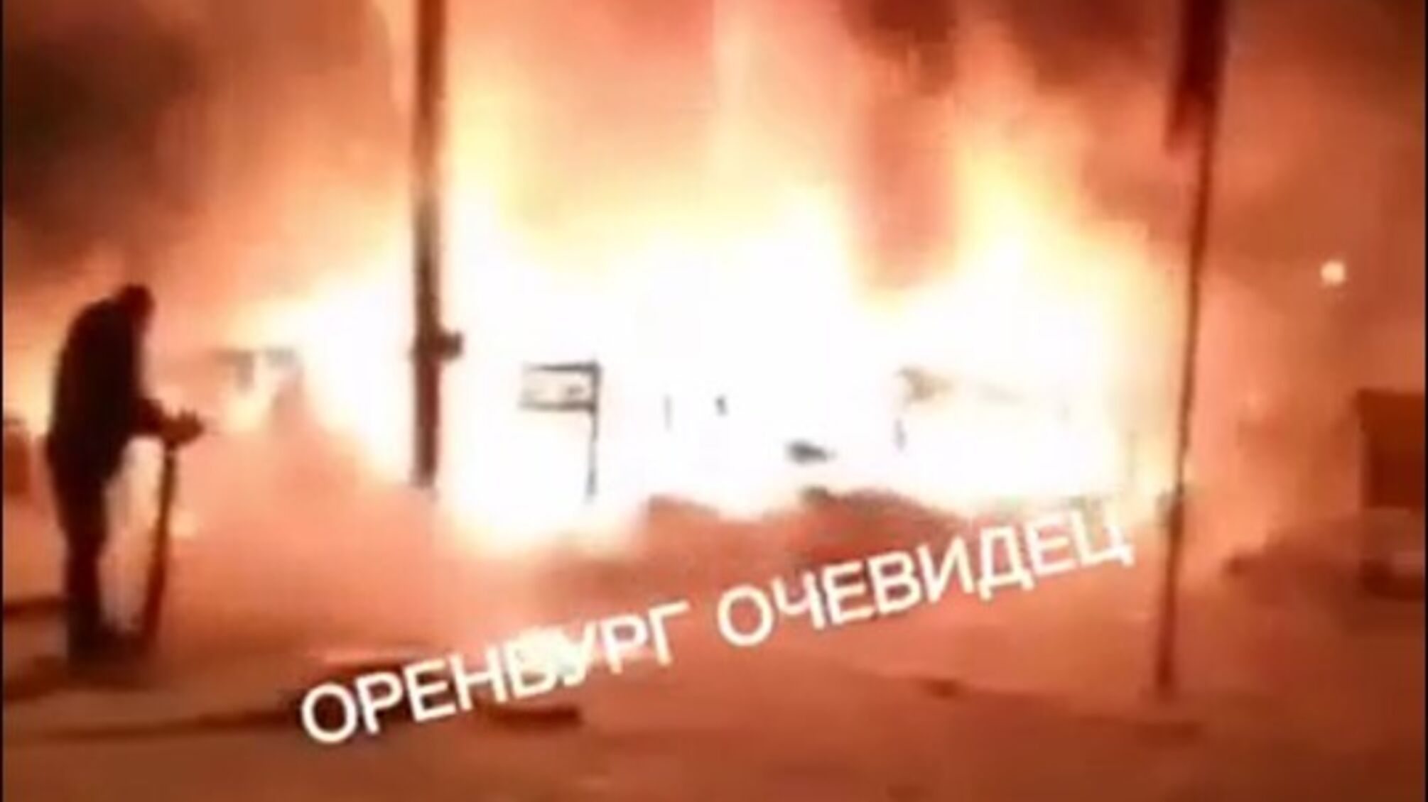 Под Оренбургом - пожар: сообщают о возгорании в лагере для мобилизованных