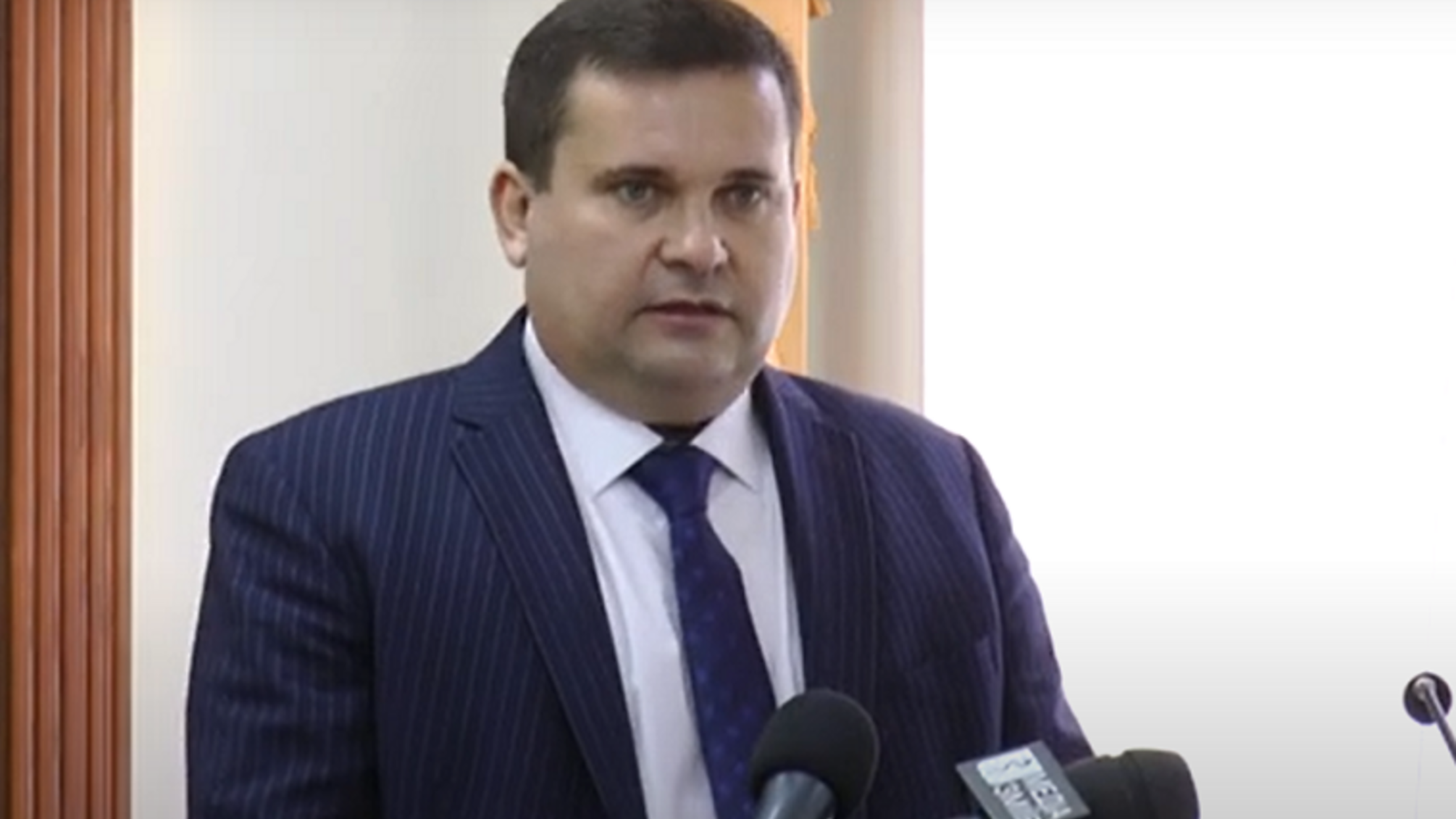 Змиевский городской голова Павел Голодников пожаловался, что придется ходить пешком