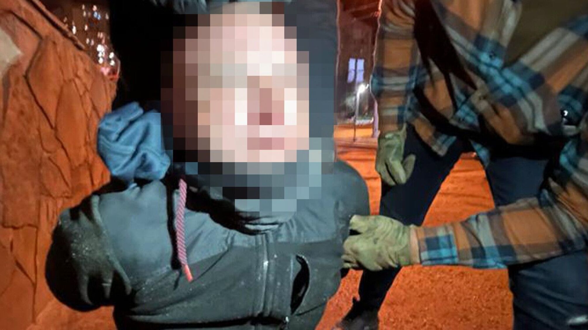 Чоловік ховав саморобні підривні пристрої