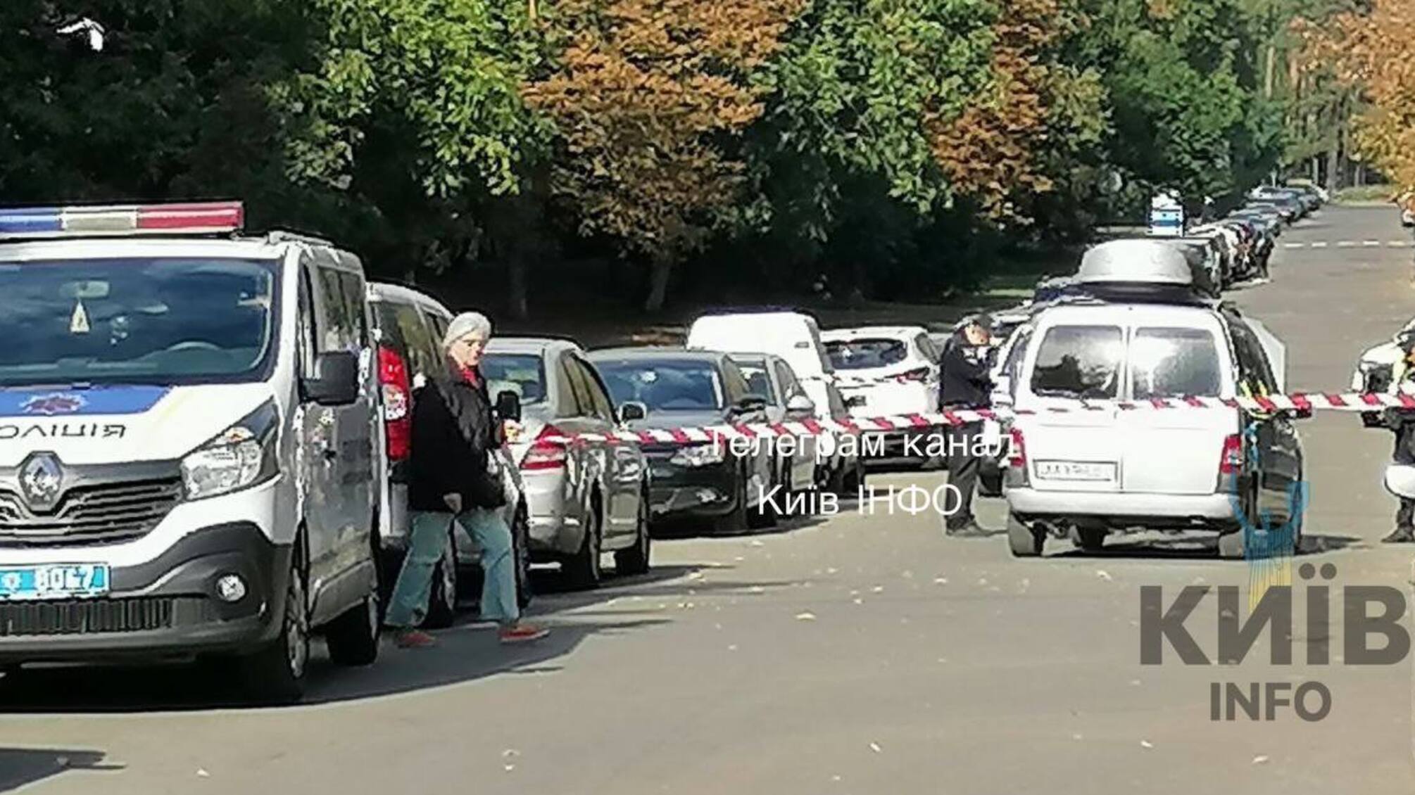 В Киеве на блокпосту военные обстреляли гражданский автомобиль