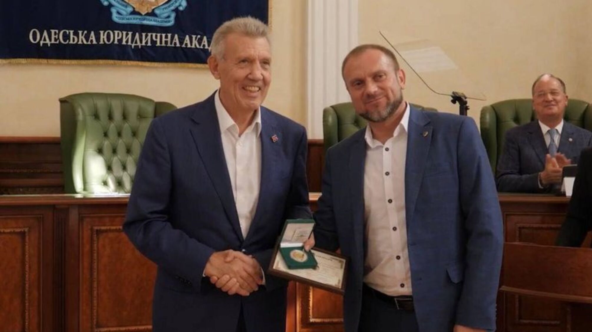 Директора Одесского НАБУ отстранили из-за награды от экс-регионала Кивалова