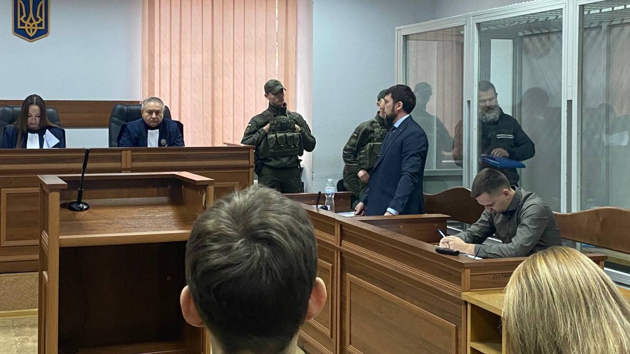 Подсудимый – в стеклянном боксе: суд начал слушание по делу экс-начальника крымской СБУ Кулинича