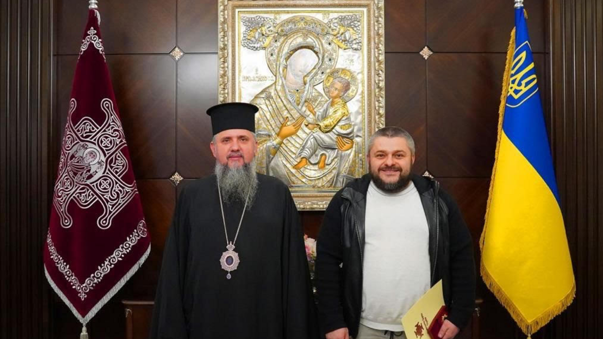 Митрополит Эпифаний наградил орденом предпринимателя Коровченко