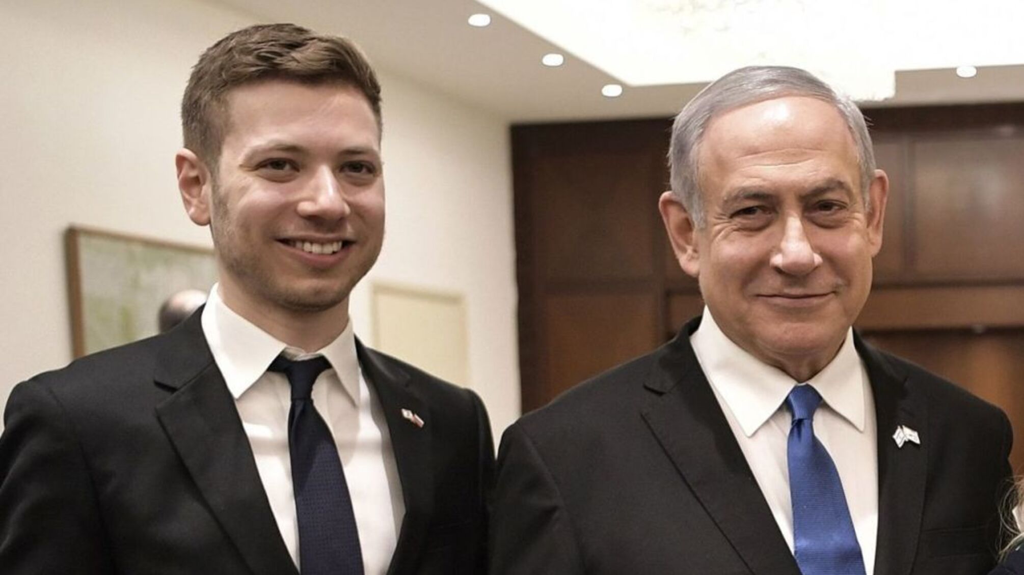 'Отсиживается в Майами': сына премьера Израиля Нетаньяху осудили из-за отсутствия в стране во время нападения ХАМАСа