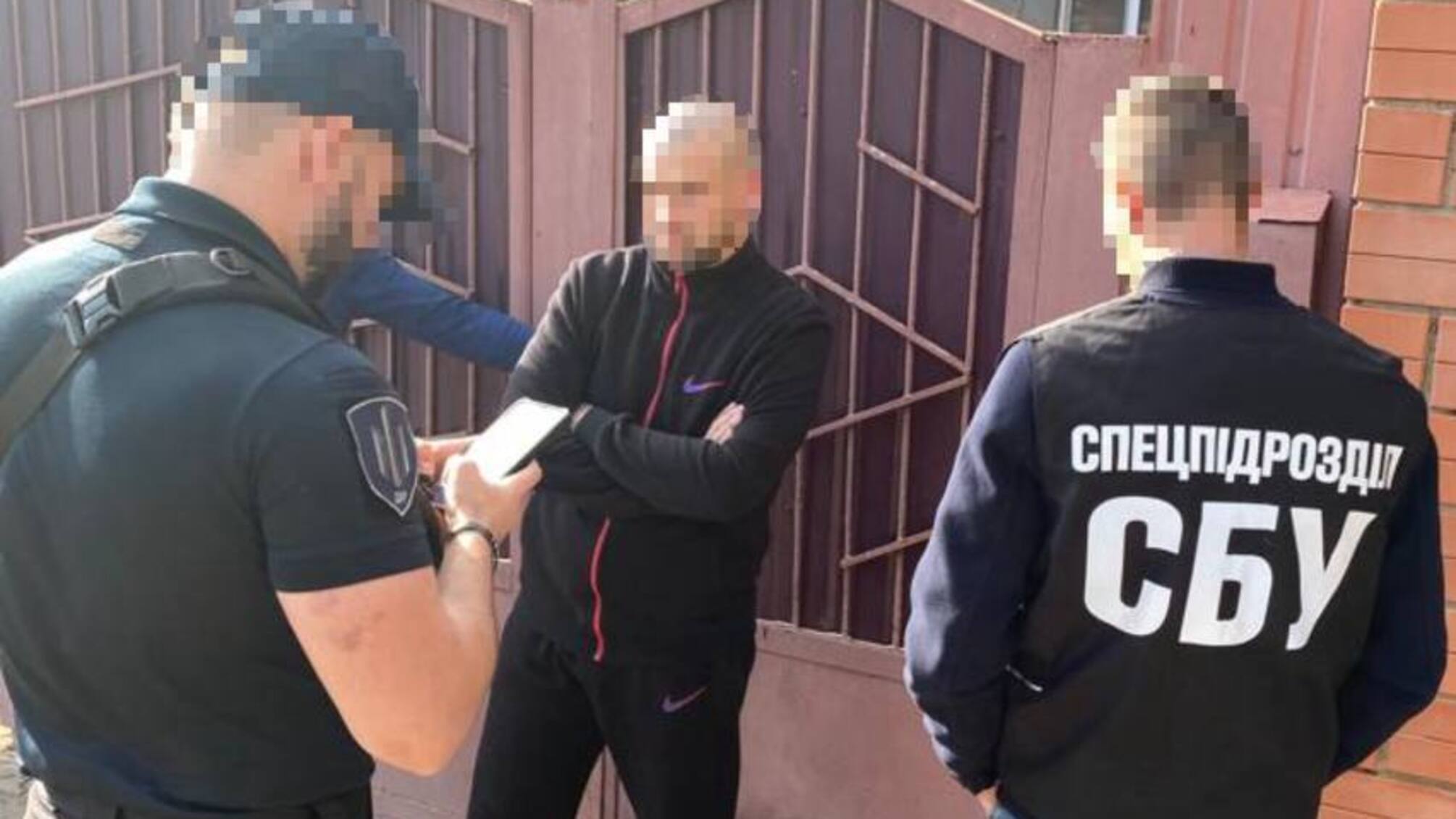 $5 тысяч за пропуск через границу: в Одесской области полицейский организовал 'схему' для уклонистов