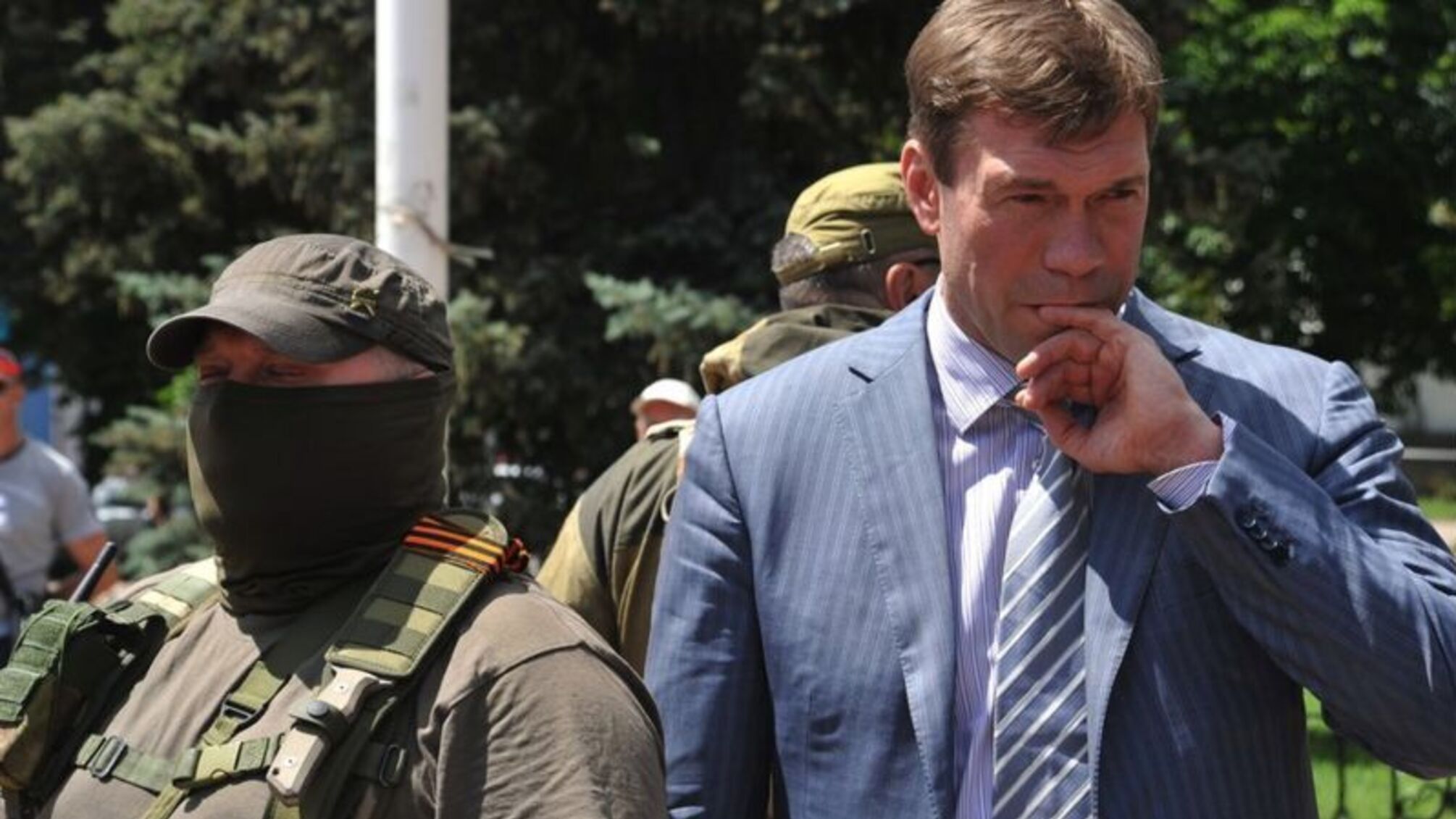 олег царев и мужчина в военной форме