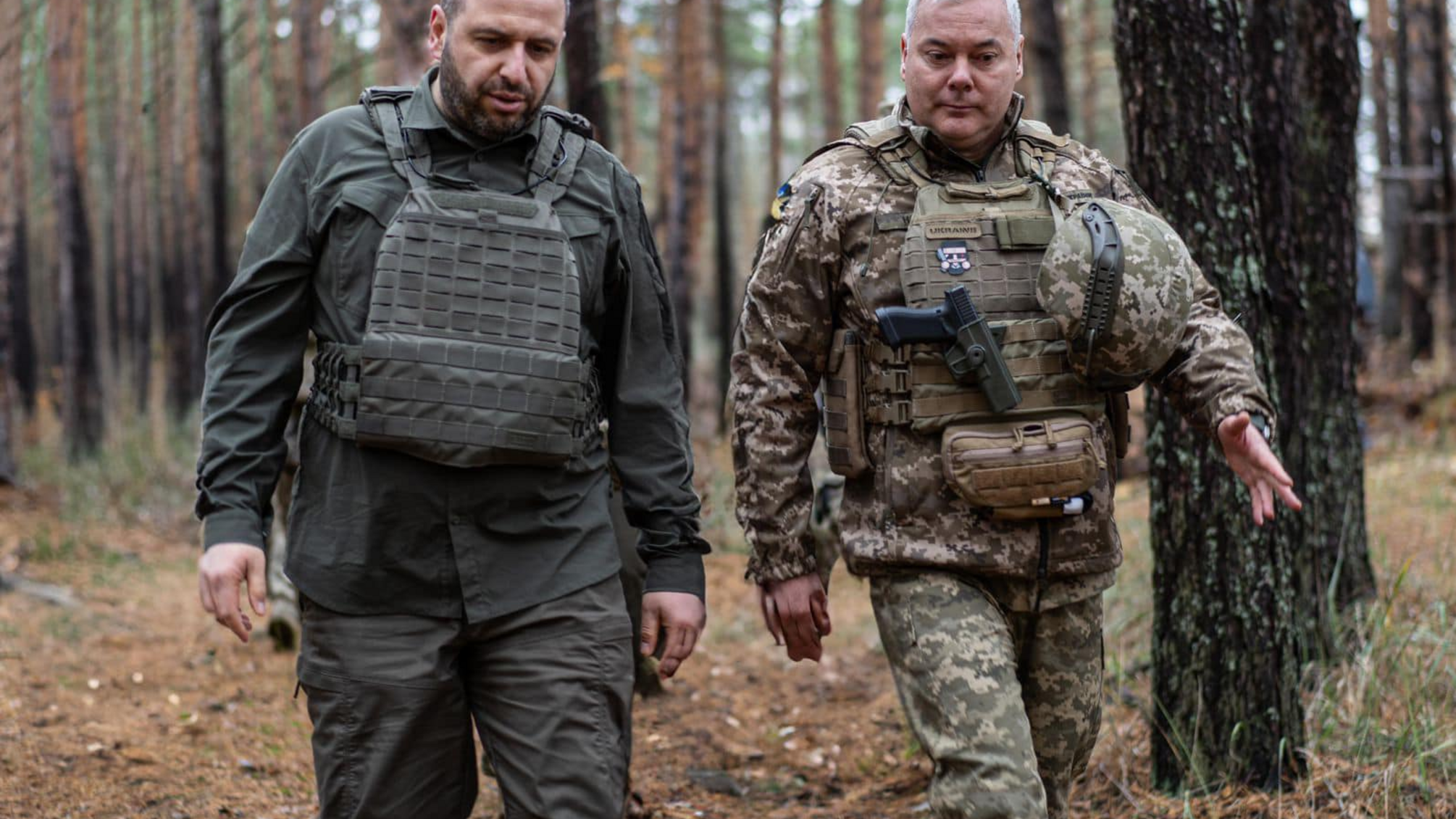 Міністр оборони Умєров зустрівся з командувачем ОСУВ «Північ» генерал-лейтенантом Сергієм Наєвим