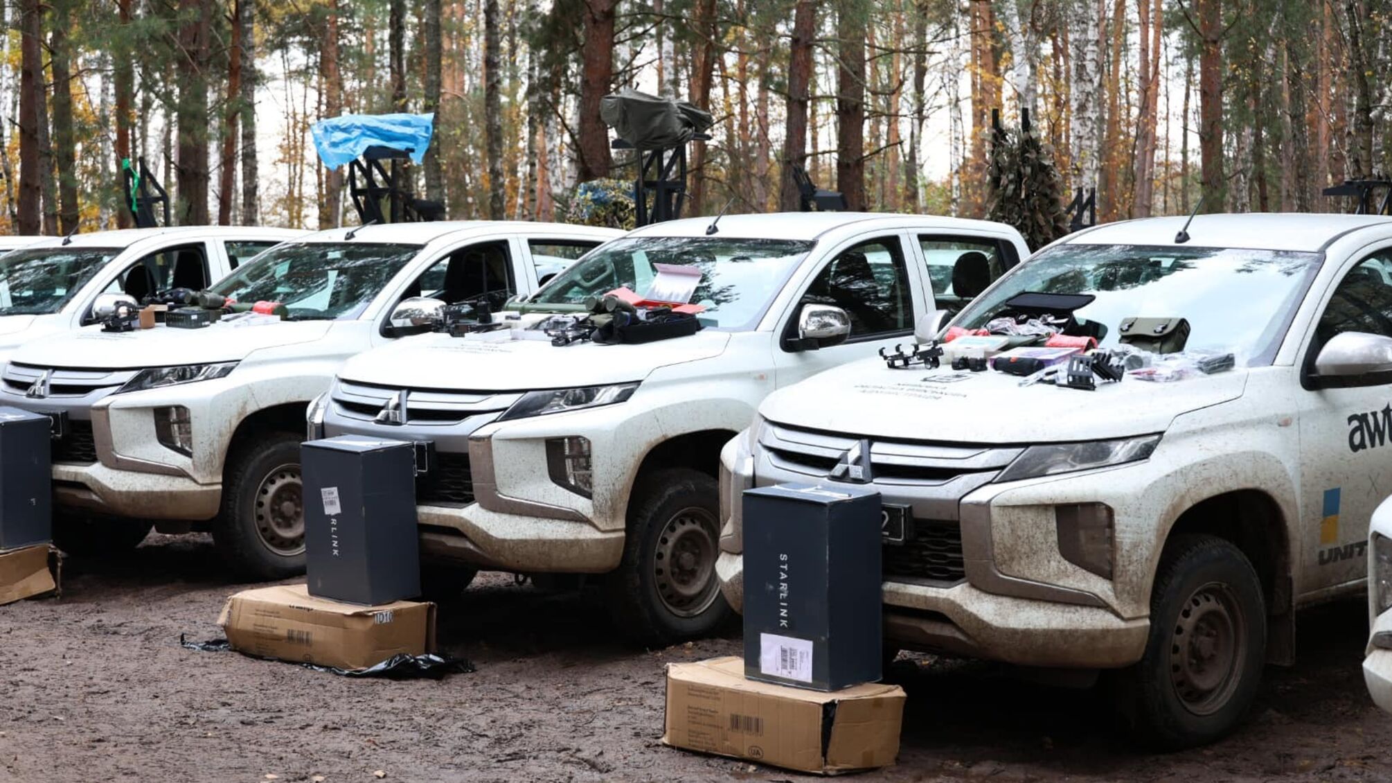 Київщина передала військовим 45 позашляховиків та сучасне обладнання для сил ППО